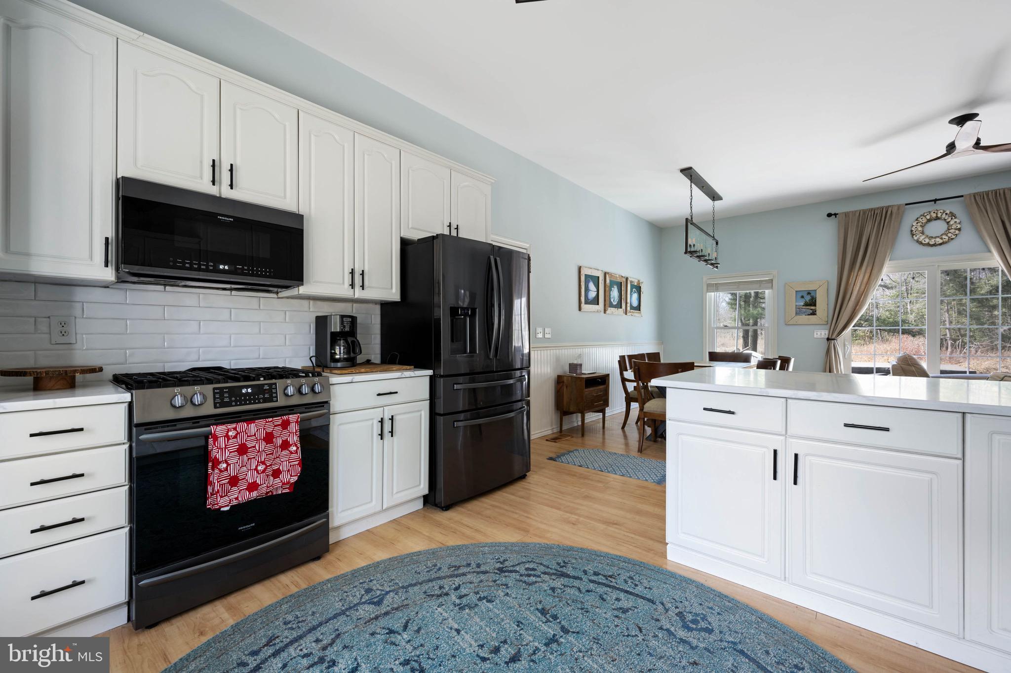 HOLIDAY HARBOR - Residential