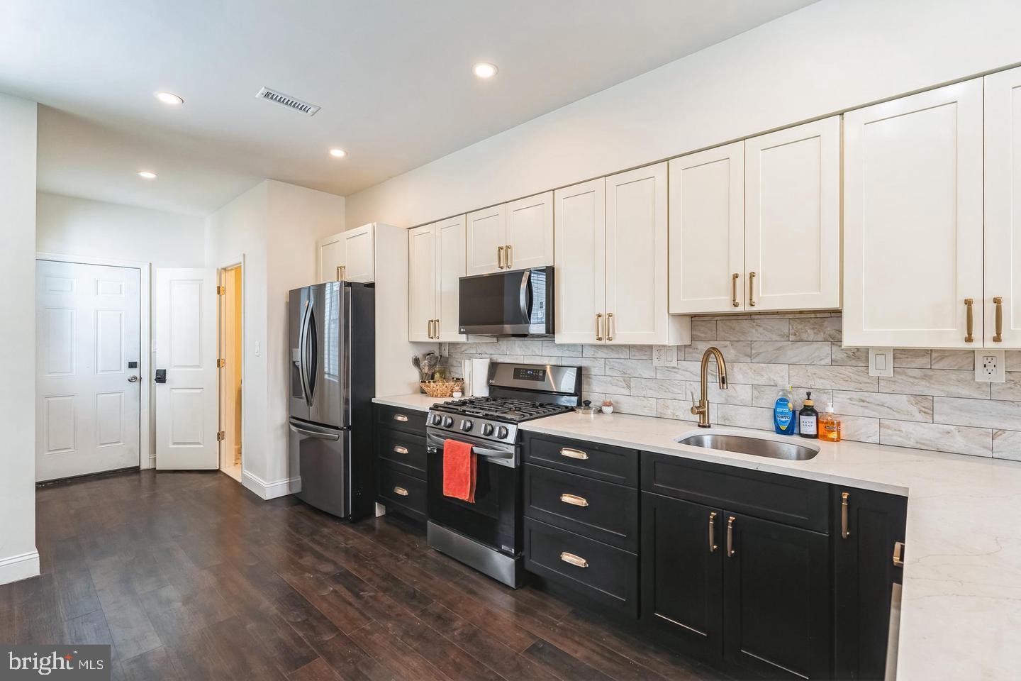 SHARSWOOD - Residential