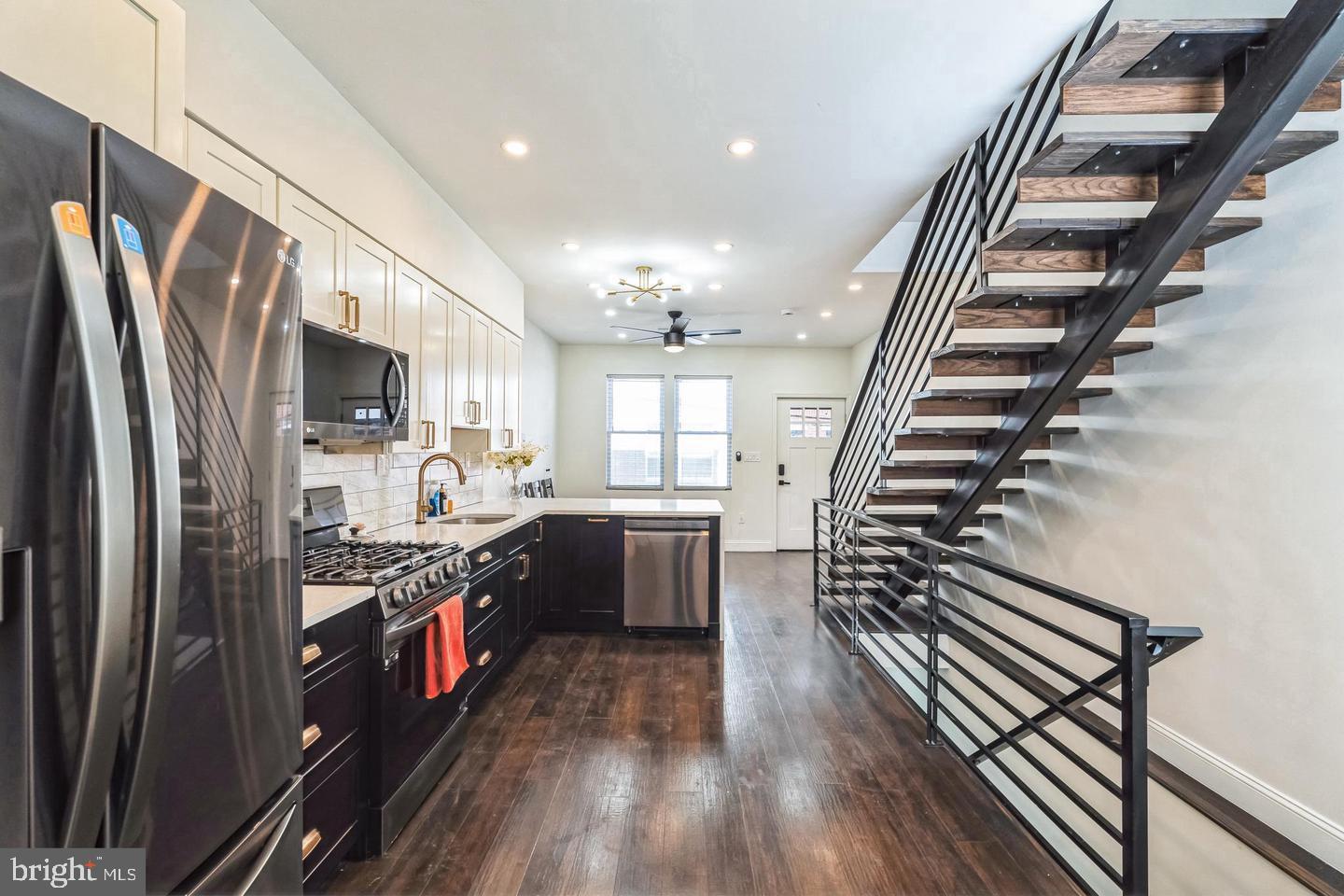 SHARSWOOD - Residential