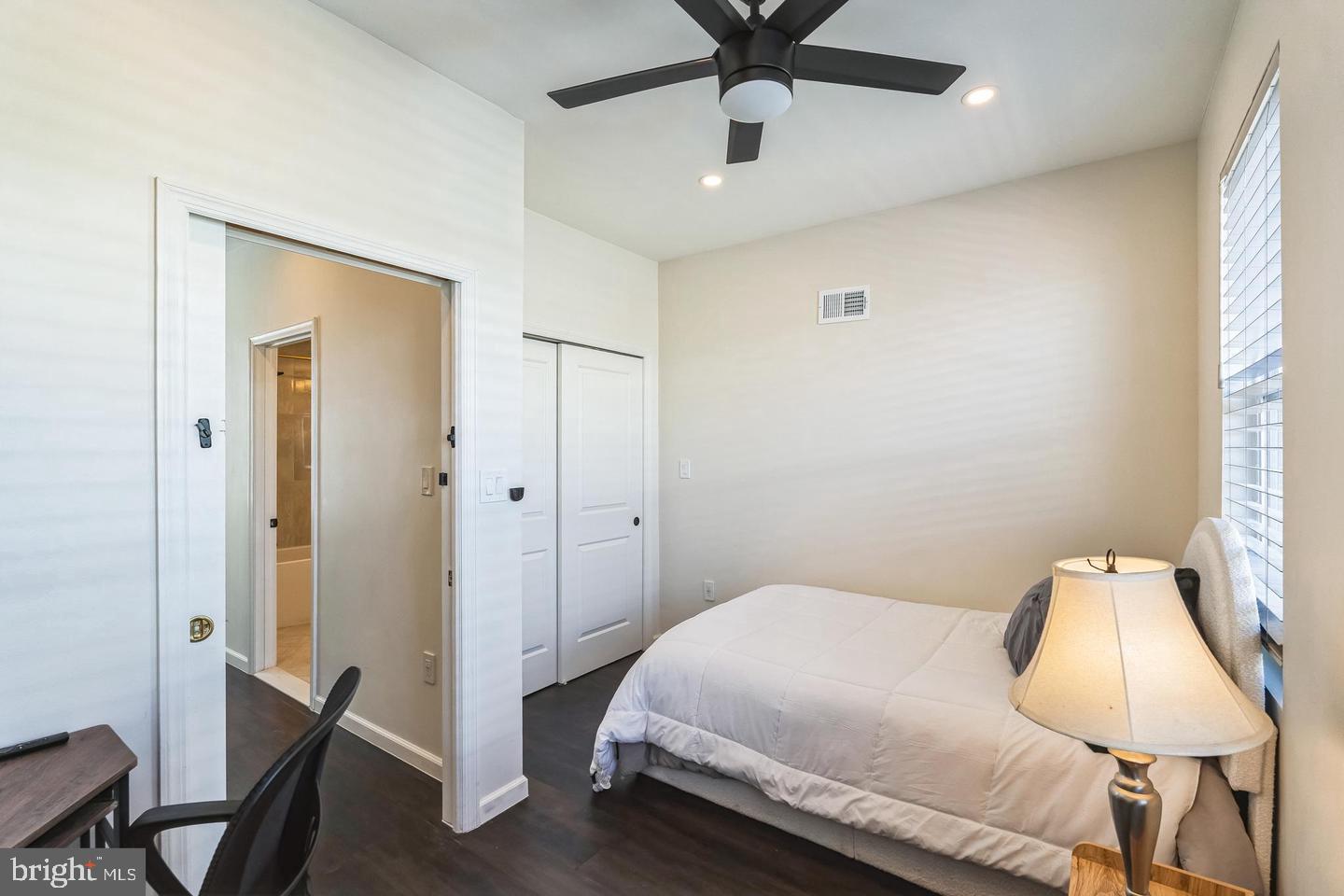 SHARSWOOD - Residential
