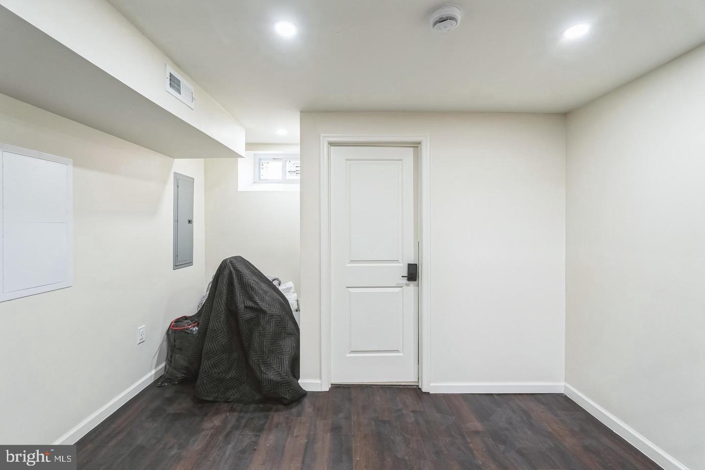 SHARSWOOD - Residential