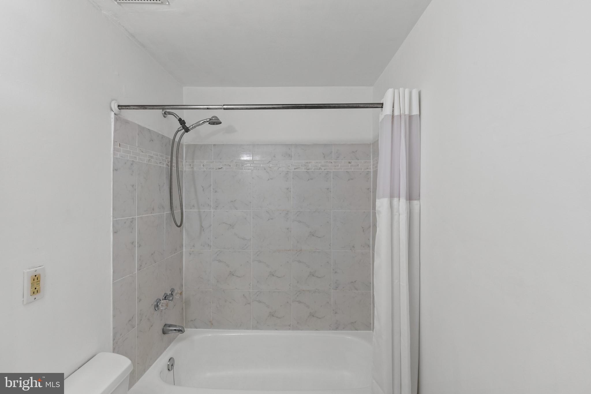 ASHLAND MEWS - Residential