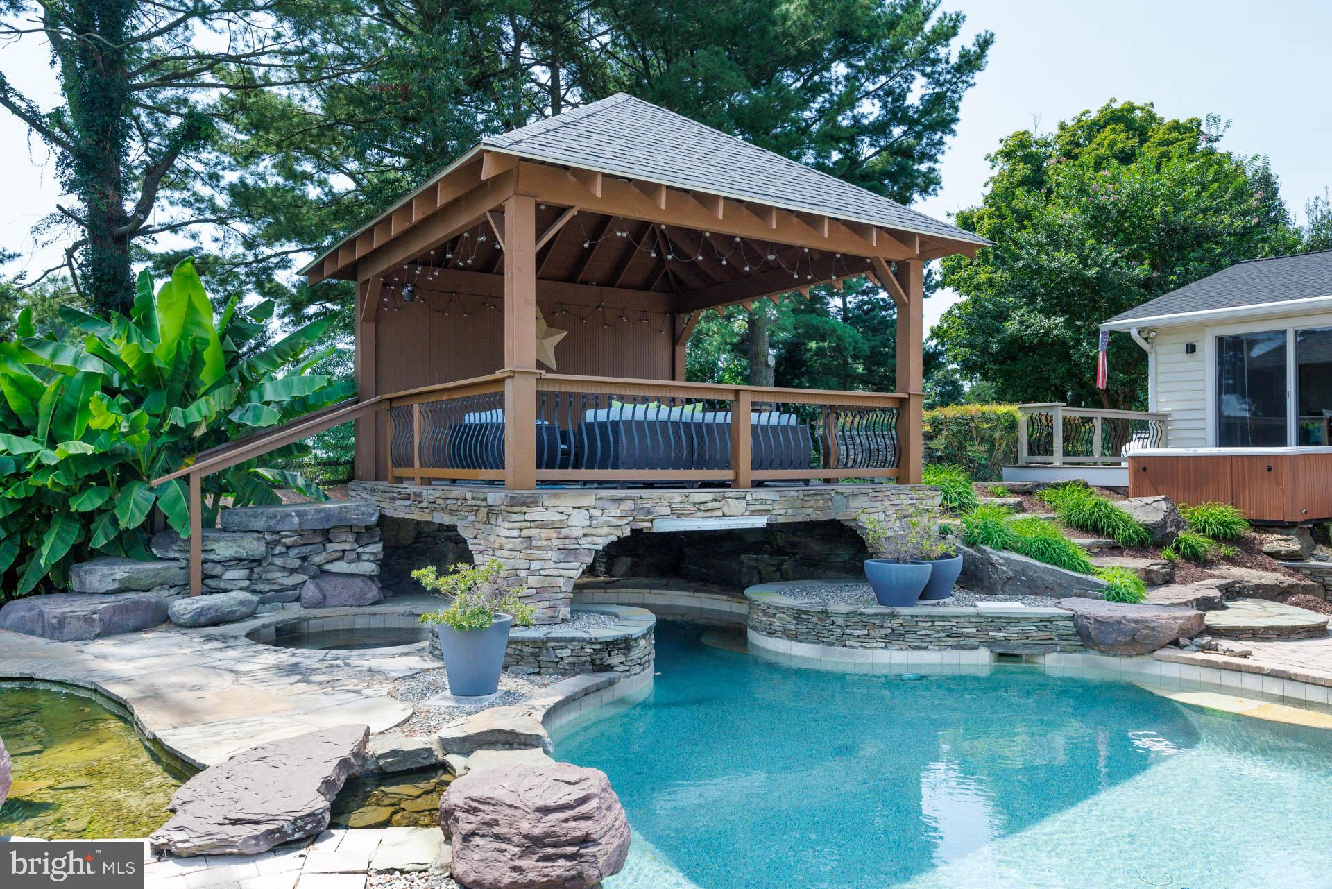 BELLE POINT FARM - Residential