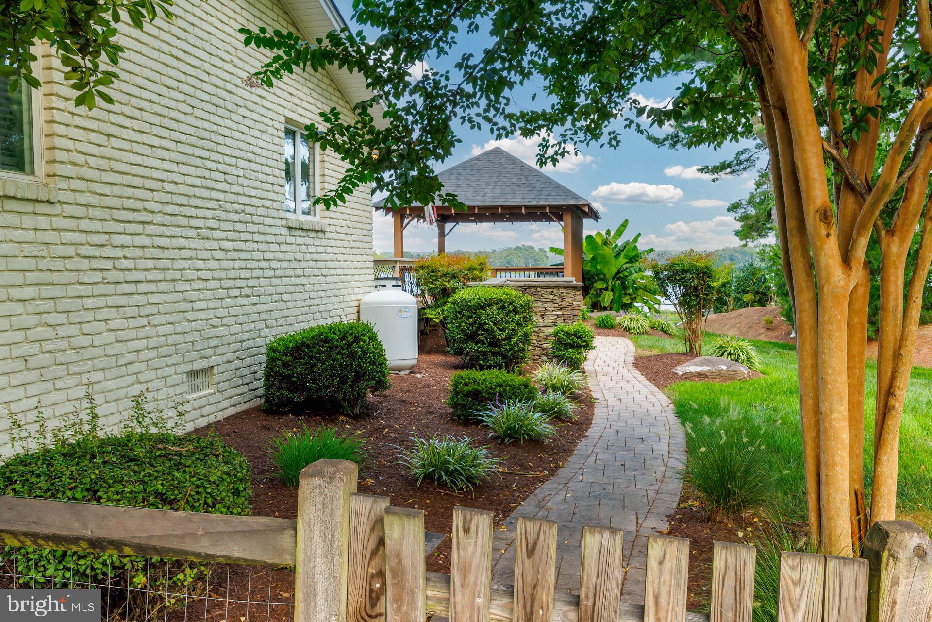 BELLE POINT FARM - Residential