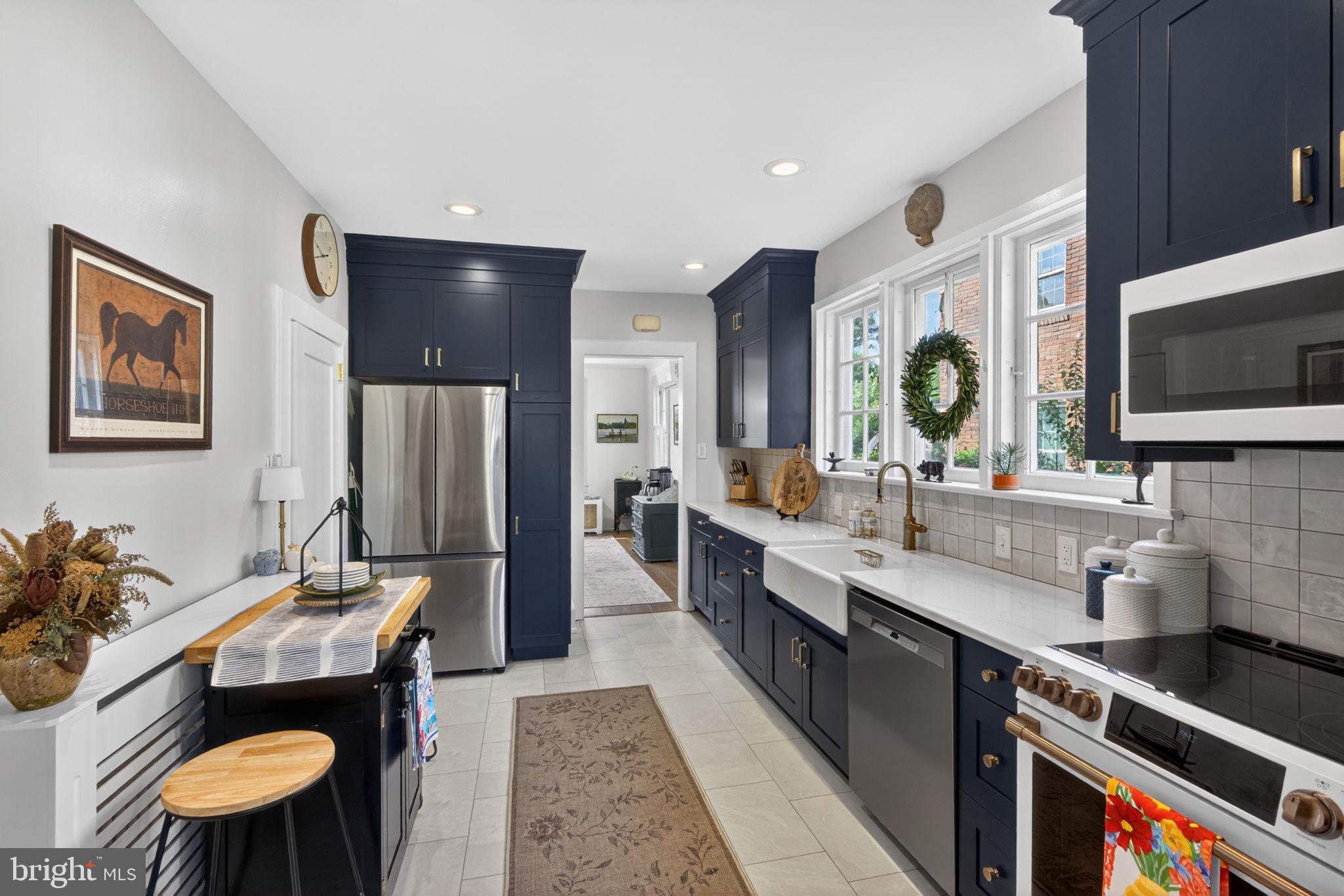 COLLEGE HEIGHTS - Residential