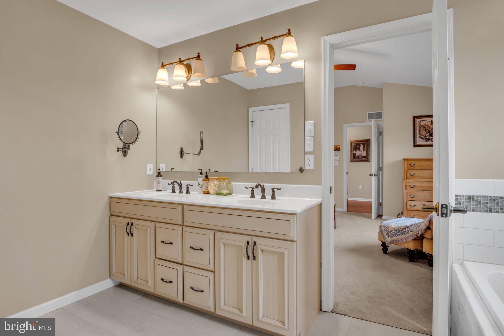 RIDGE ESTATES - Residential