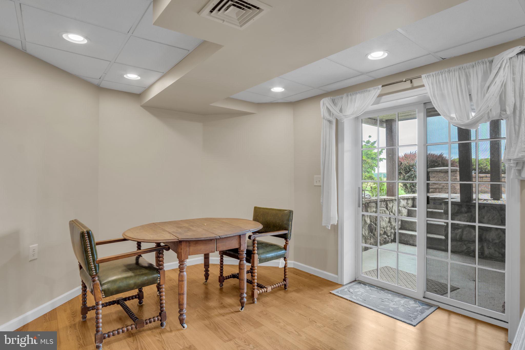 RIDGE ESTATES - Residential