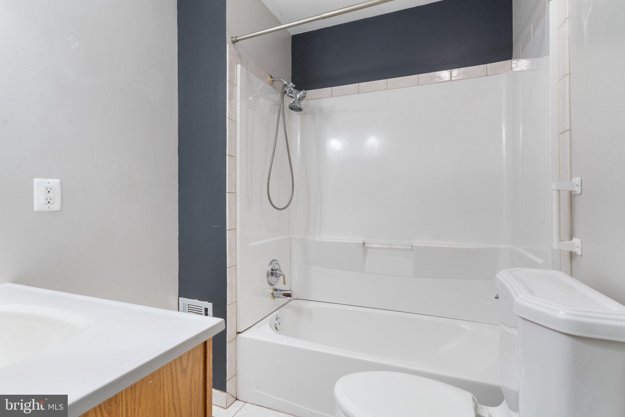 BROOKFIELD - Residential
