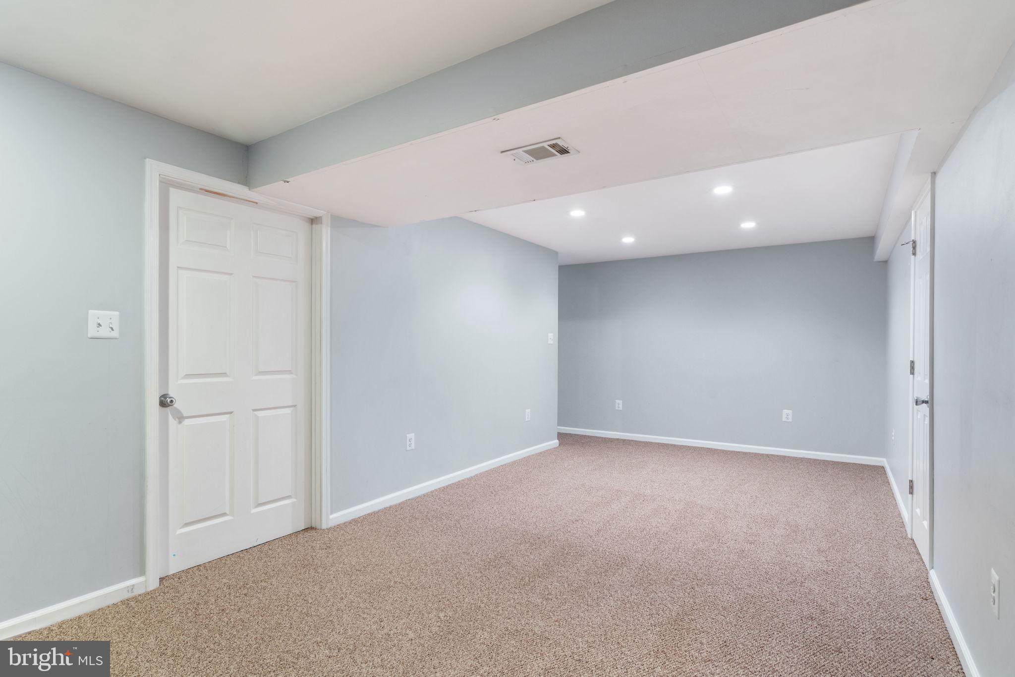 BROOKFIELD - Residential