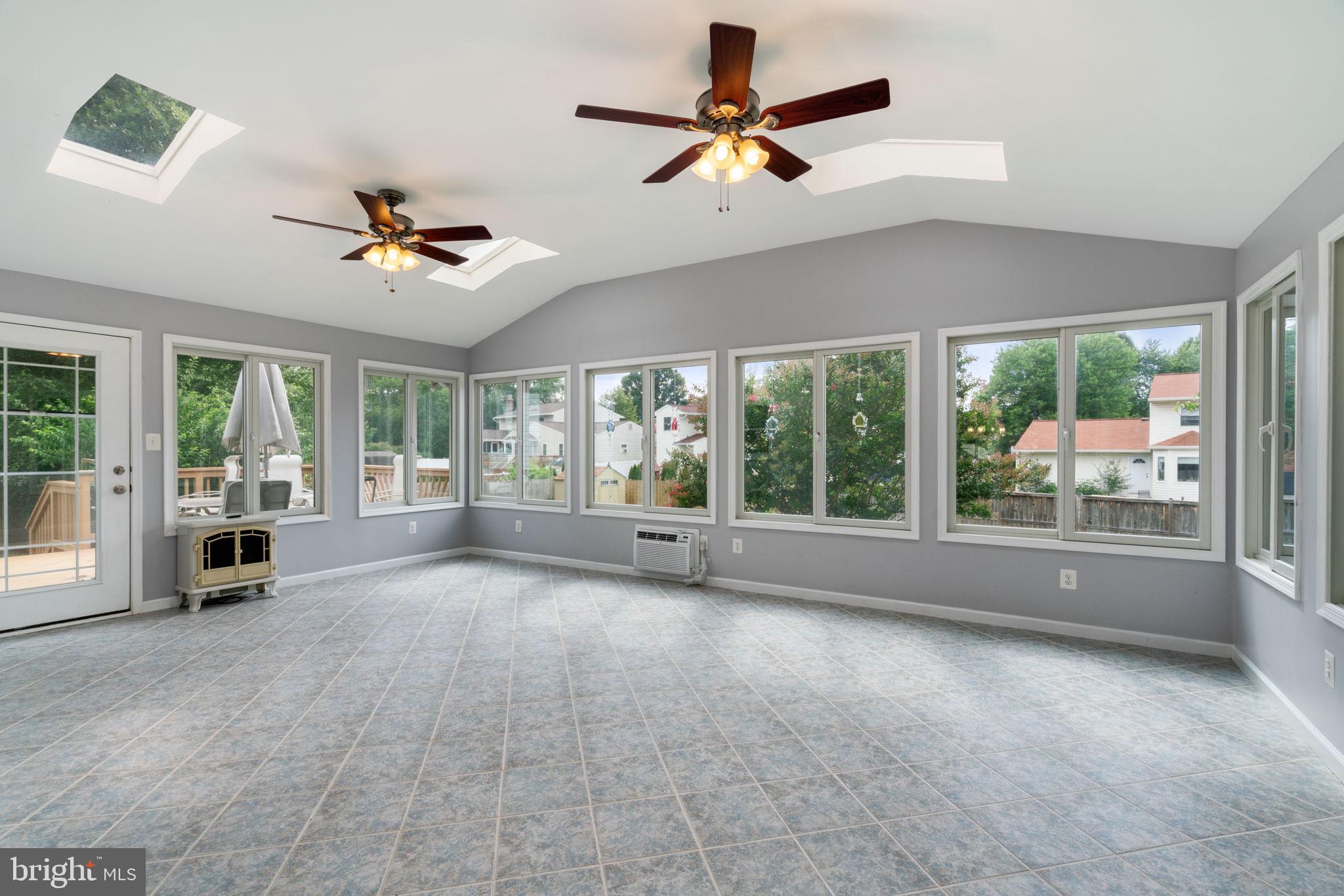 BROOKFIELD - Residential