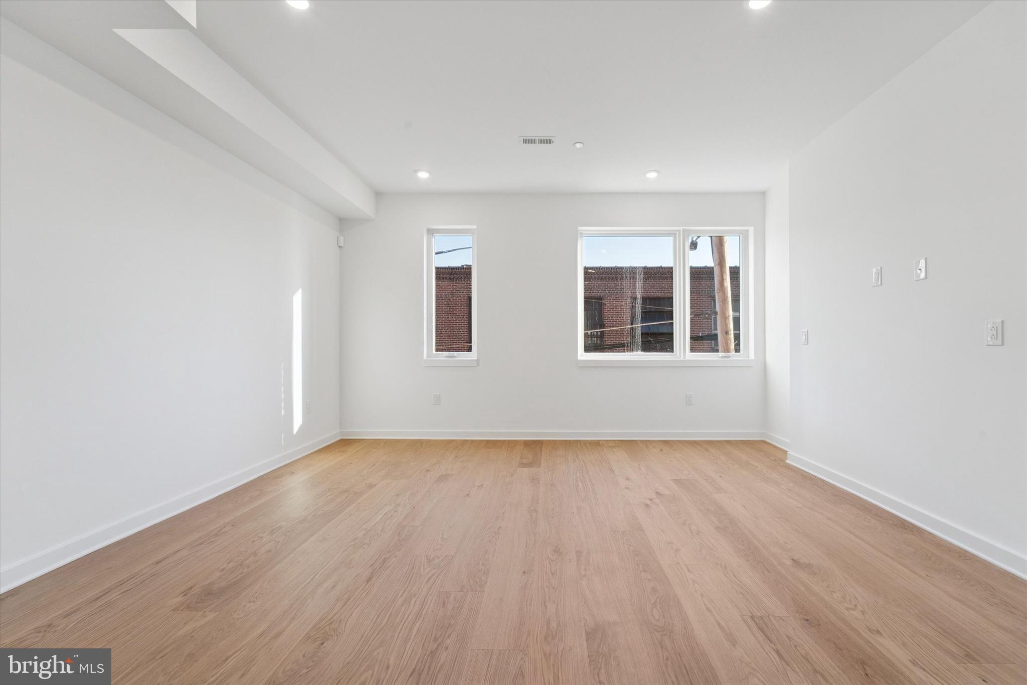 PORT RICHMOND - Residential