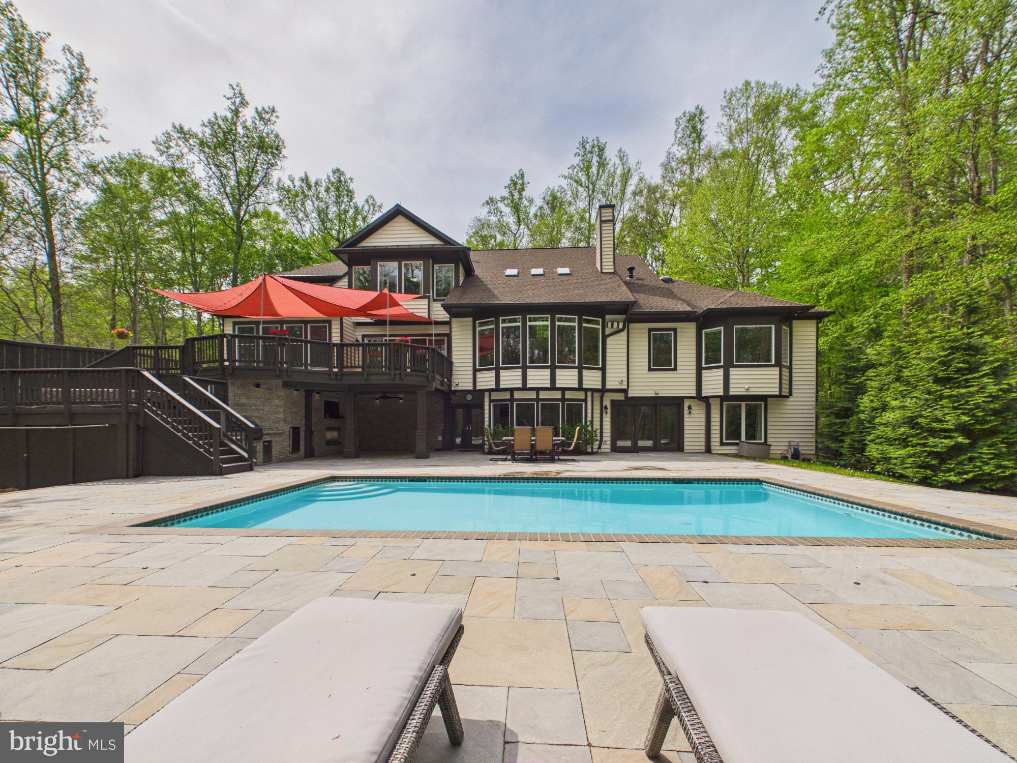 RIVER BEND - Residential