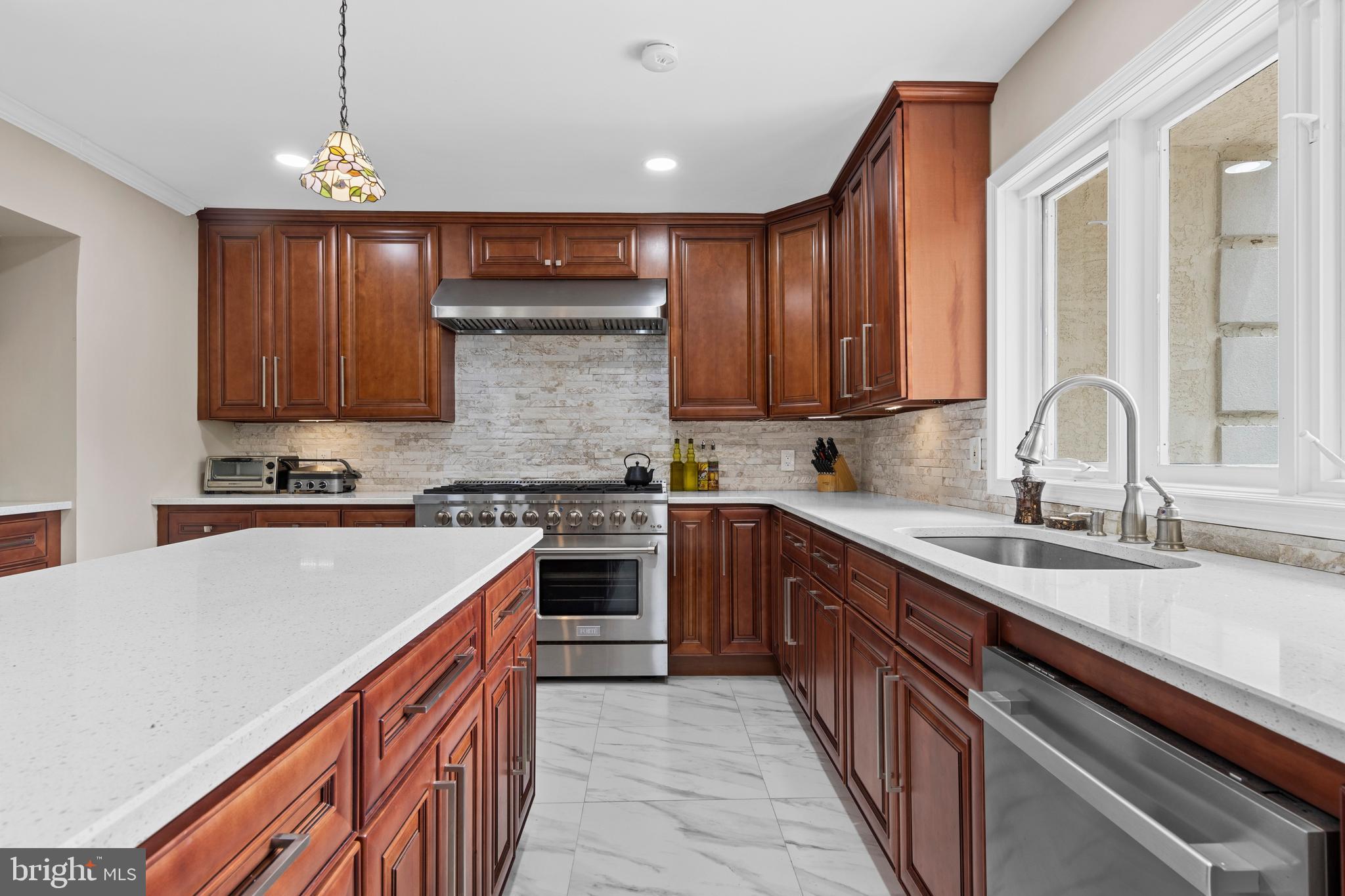 OAK HILL - Residential