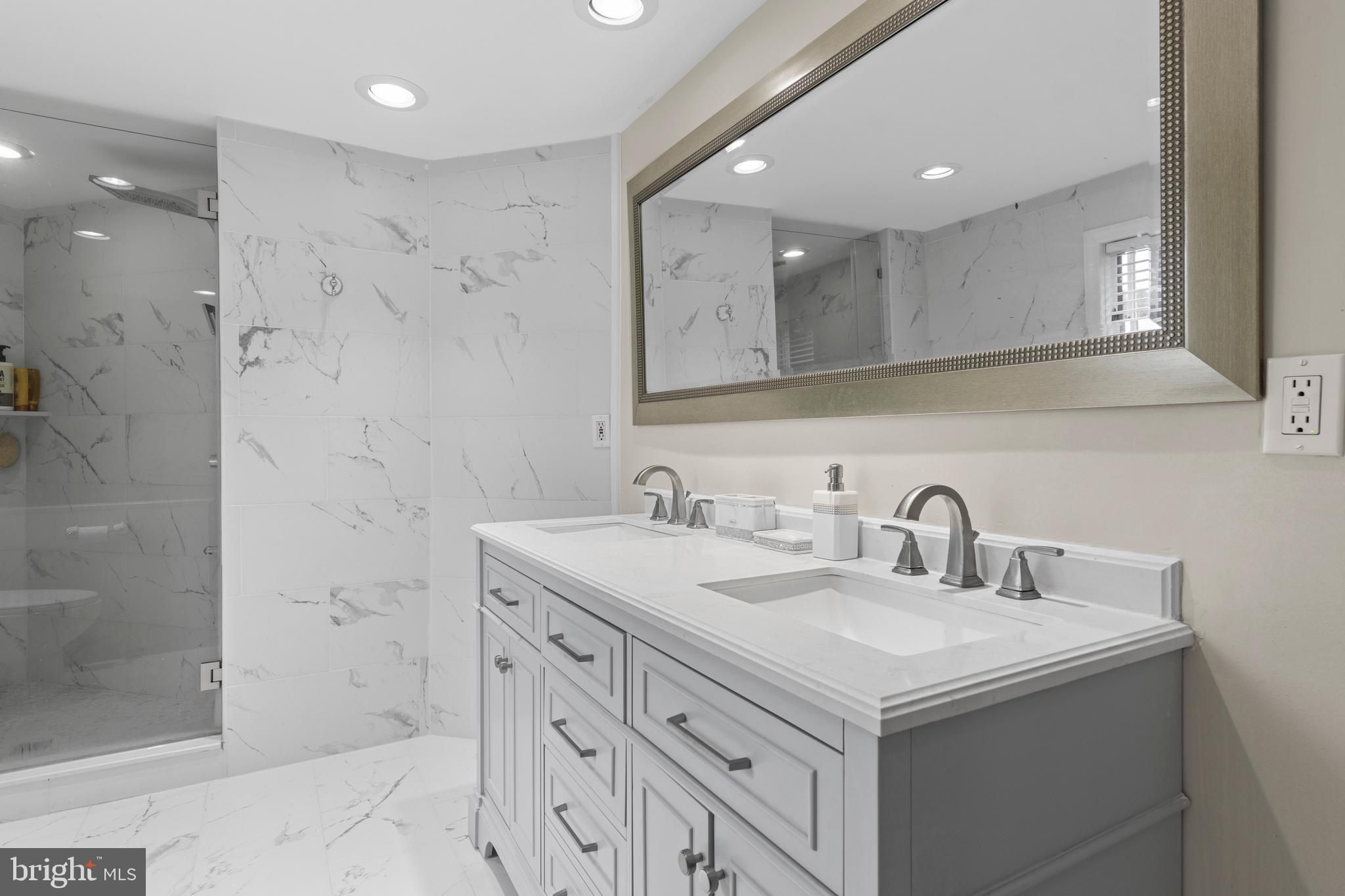 OAK HILL - Residential