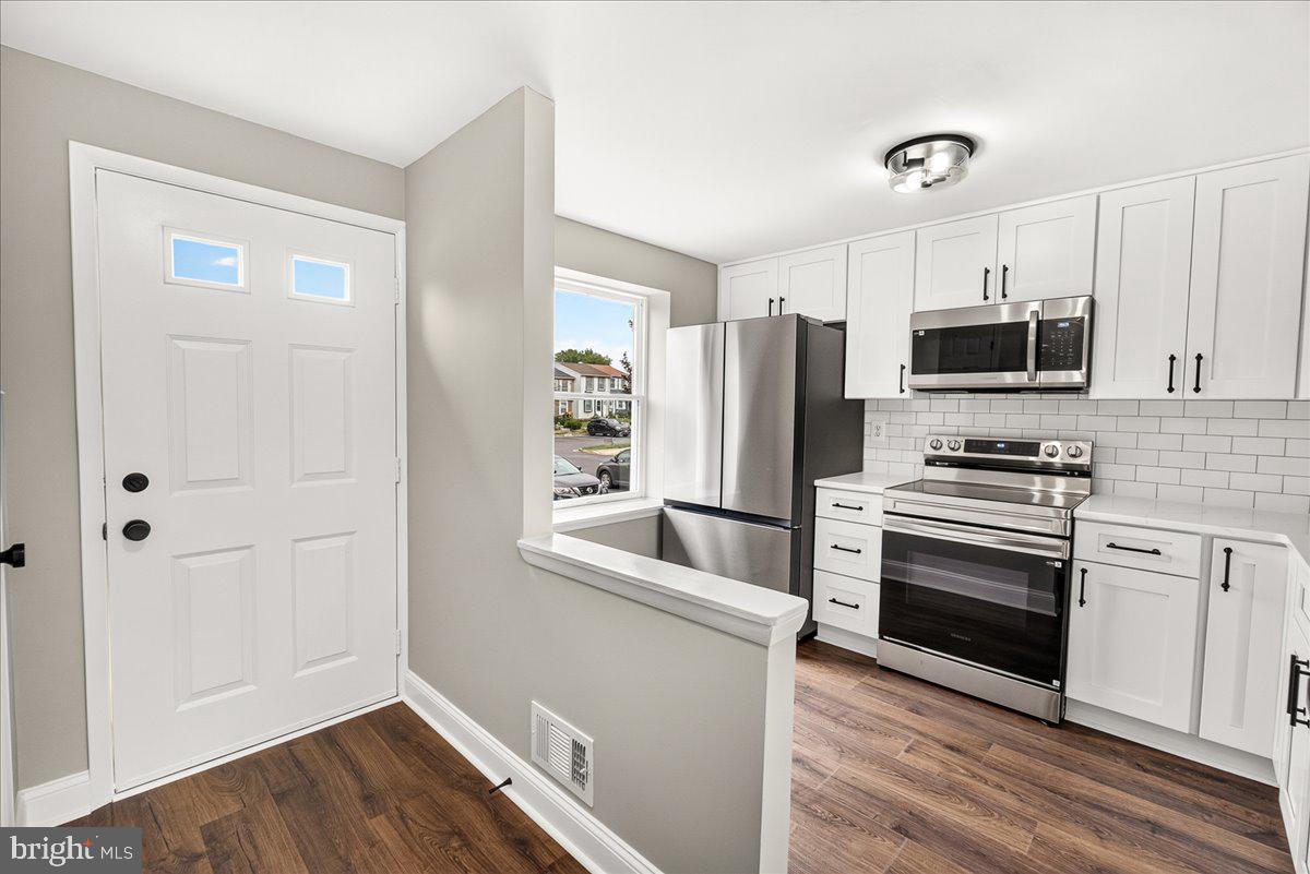 MIDDLEBROOK COMMONS - Residential