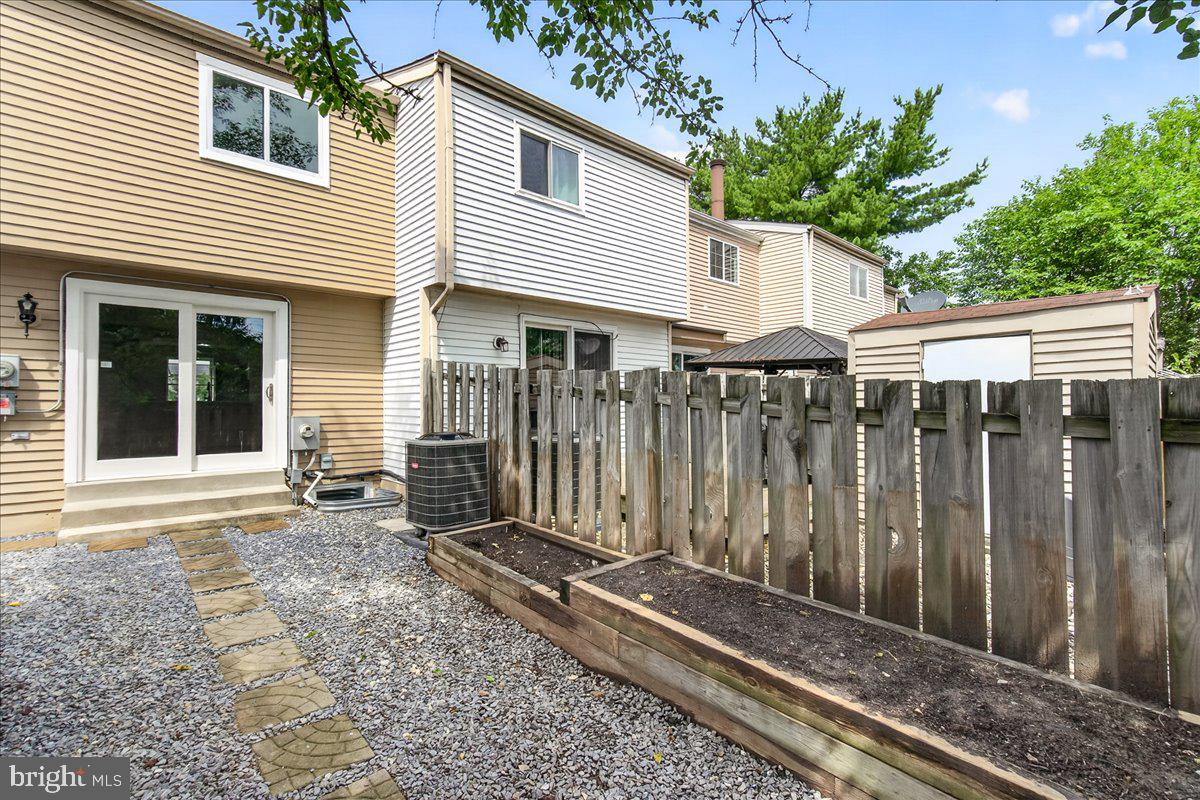 MIDDLEBROOK COMMONS - Residential