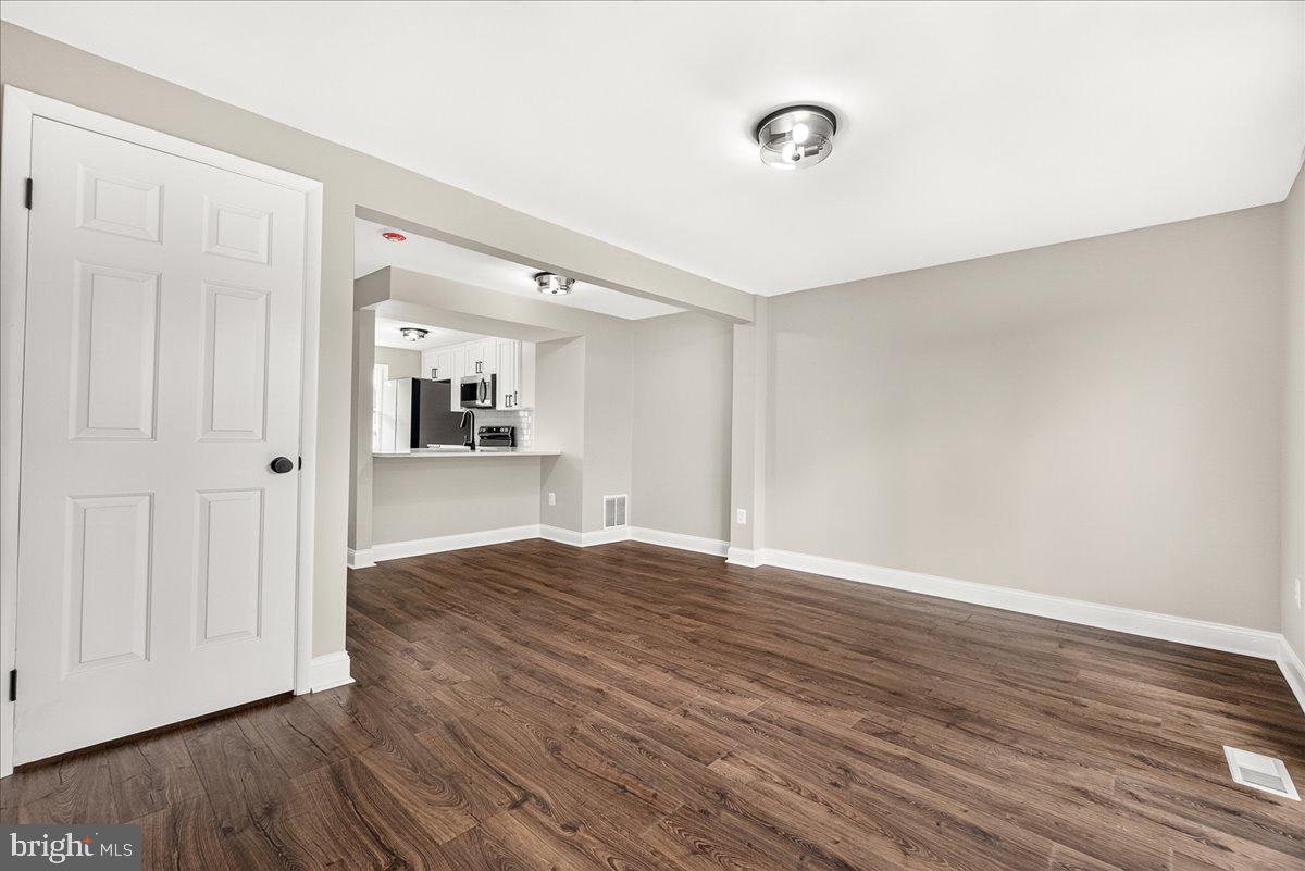 MIDDLEBROOK COMMONS - Residential