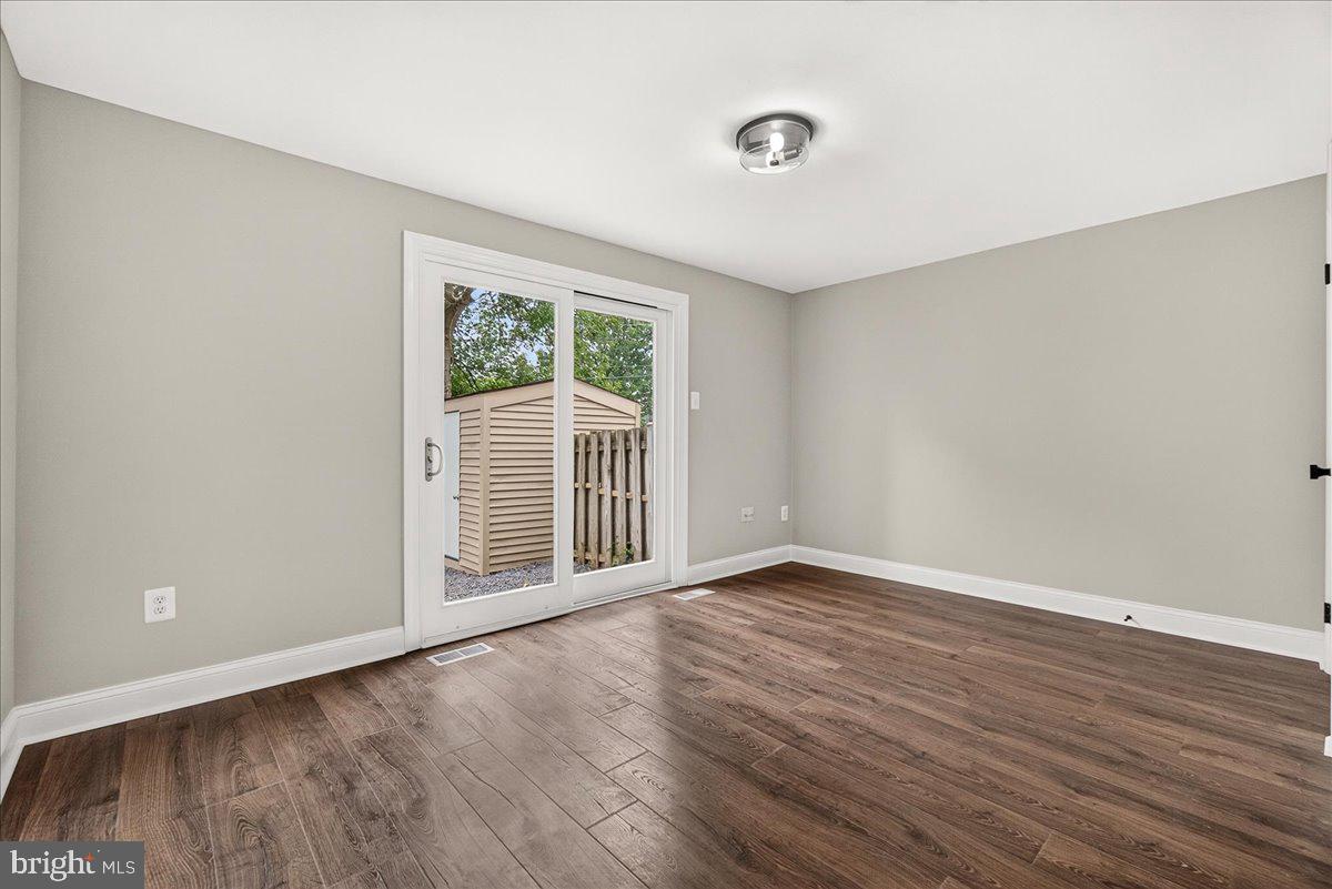 MIDDLEBROOK COMMONS - Residential