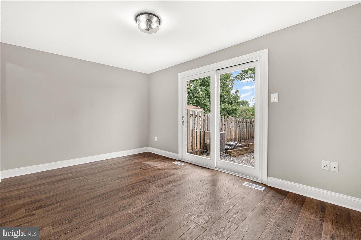MIDDLEBROOK COMMONS - Residential