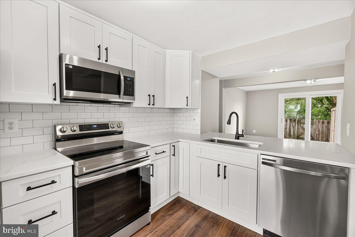 MIDDLEBROOK COMMONS - Residential