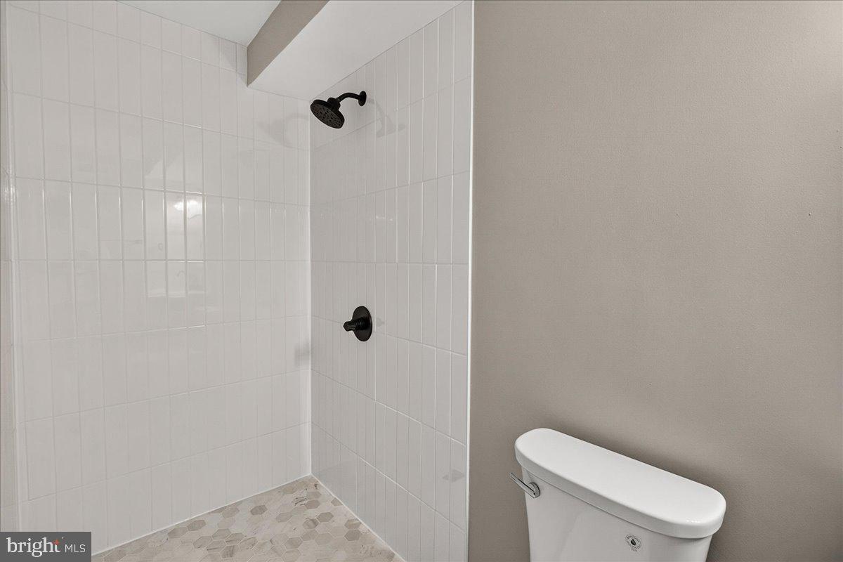 MIDDLEBROOK COMMONS - Residential