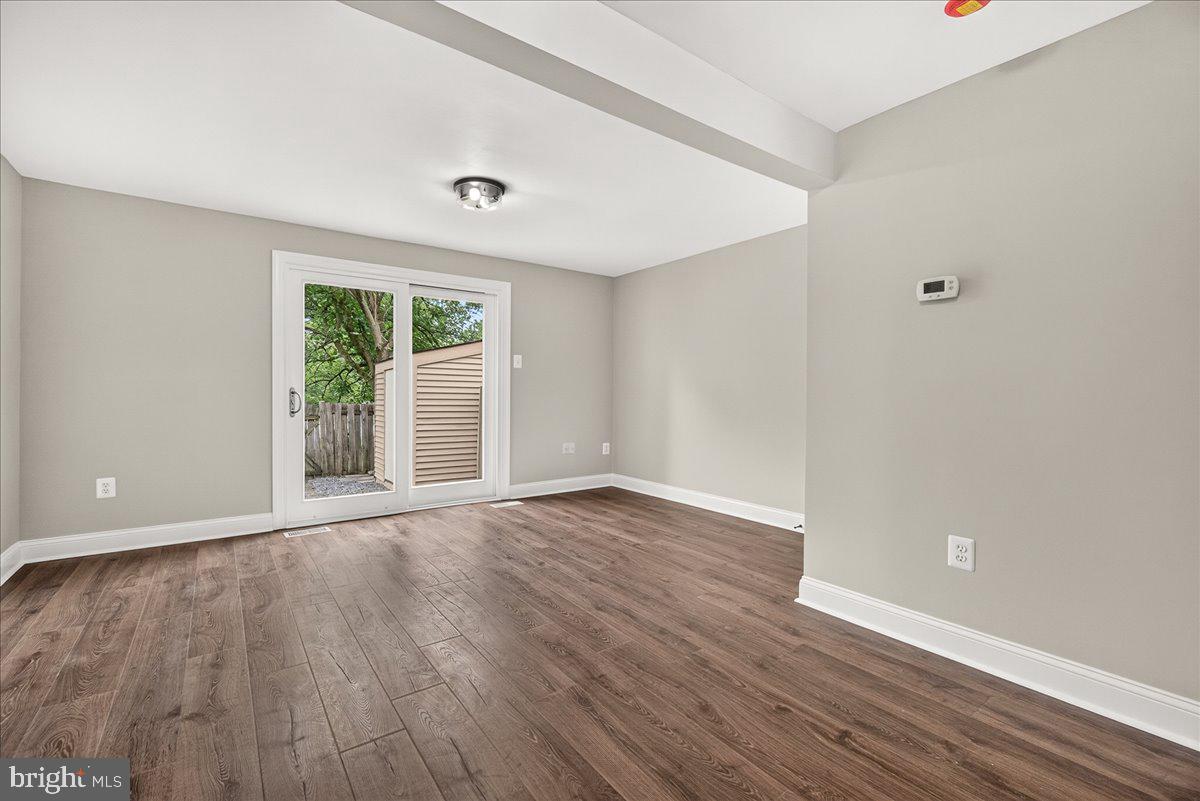 MIDDLEBROOK COMMONS - Residential