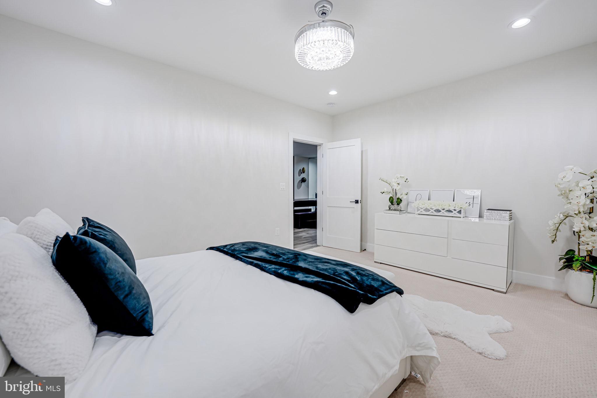 PIMMIT HILLS - Residential