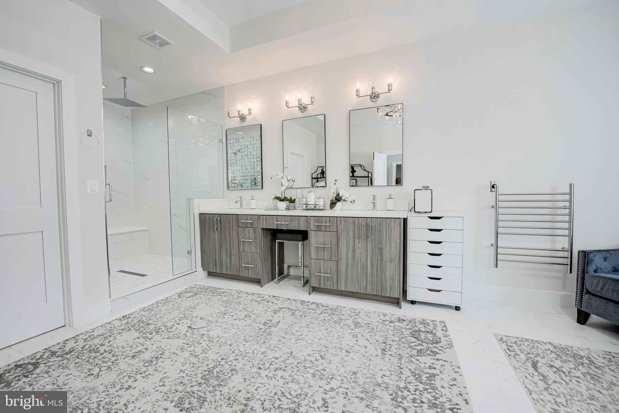 PIMMIT HILLS - Residential