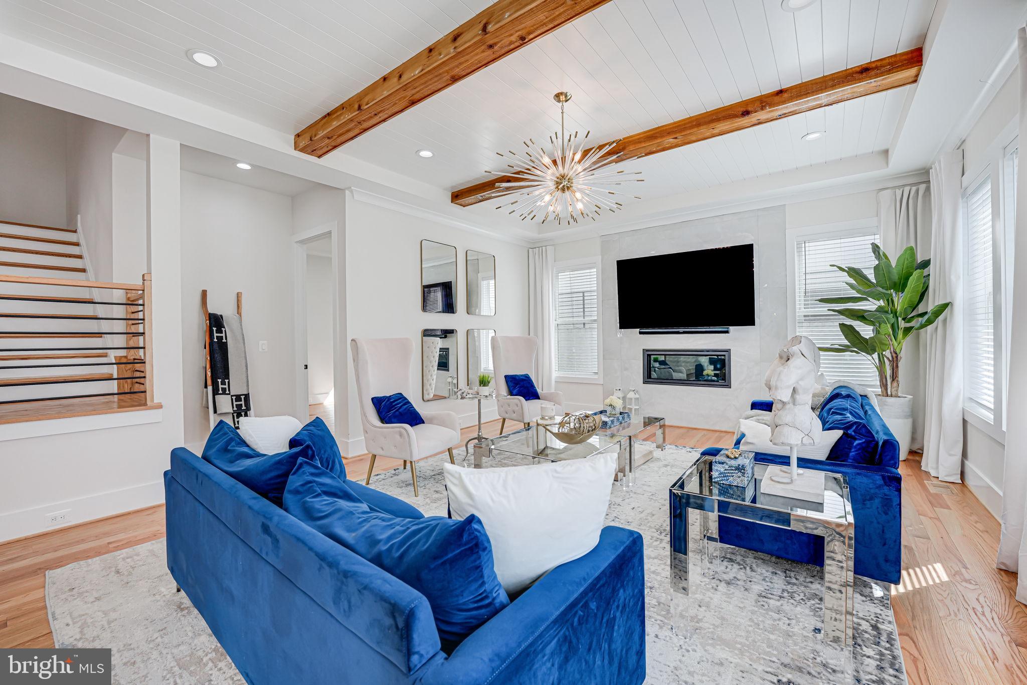 PIMMIT HILLS - Residential