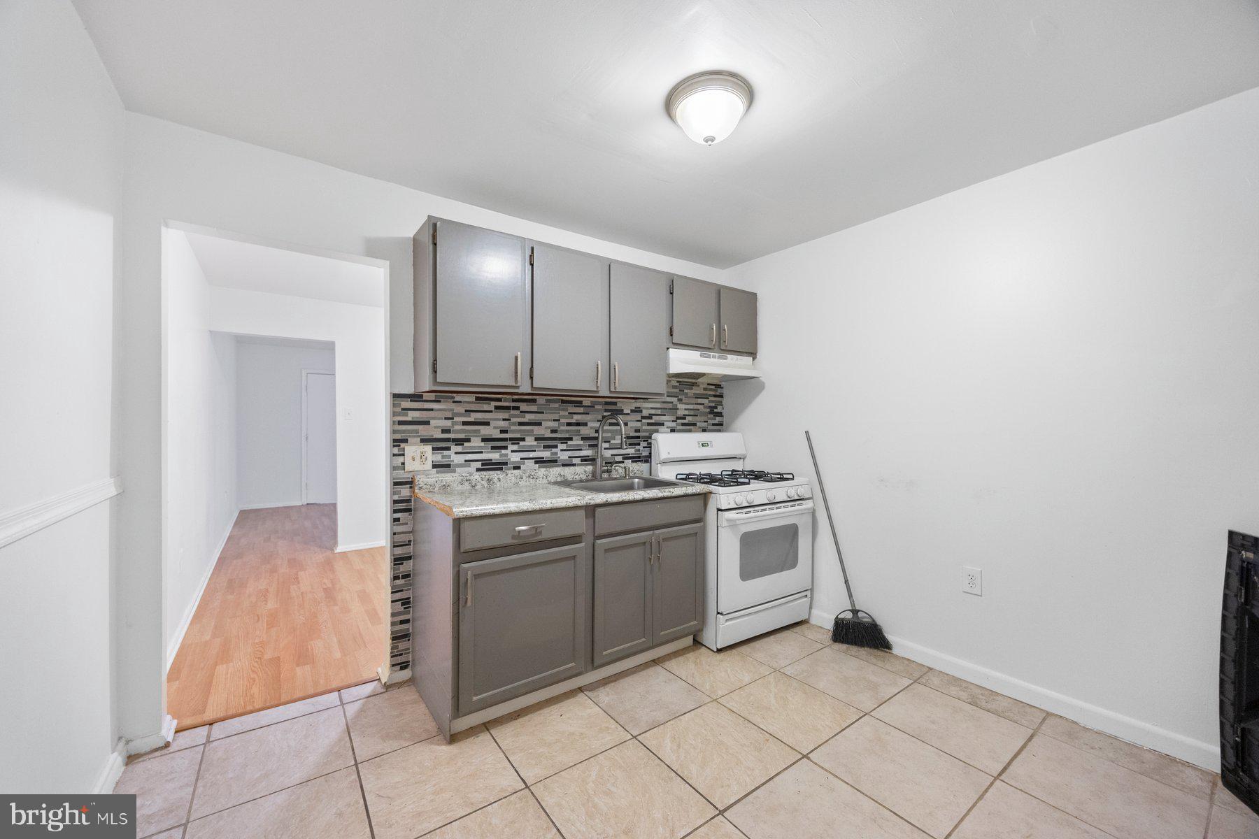 LEXINGTON - Residential Income