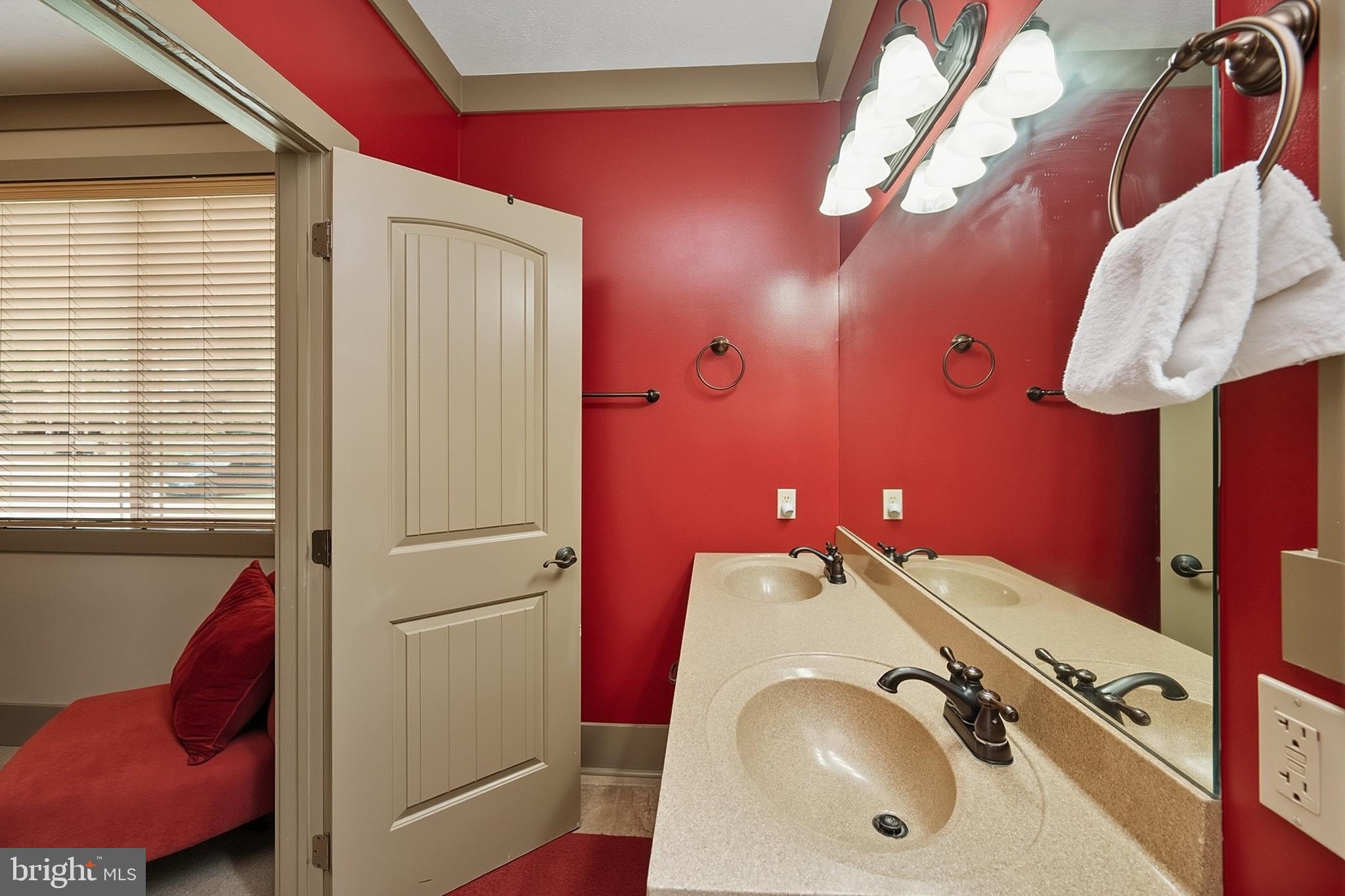 NORTHLAKE VILLAGE - Residential