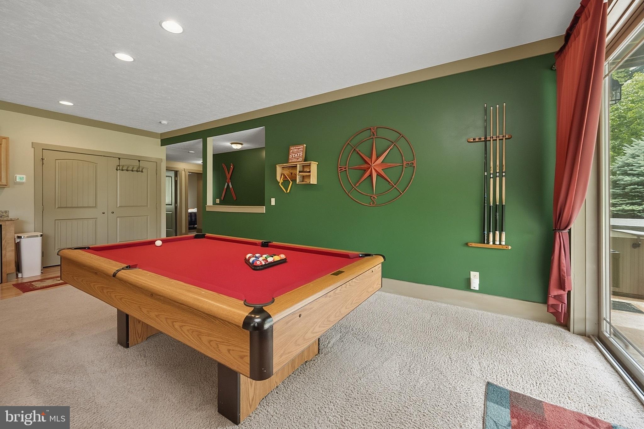 NORTHLAKE VILLAGE - Residential