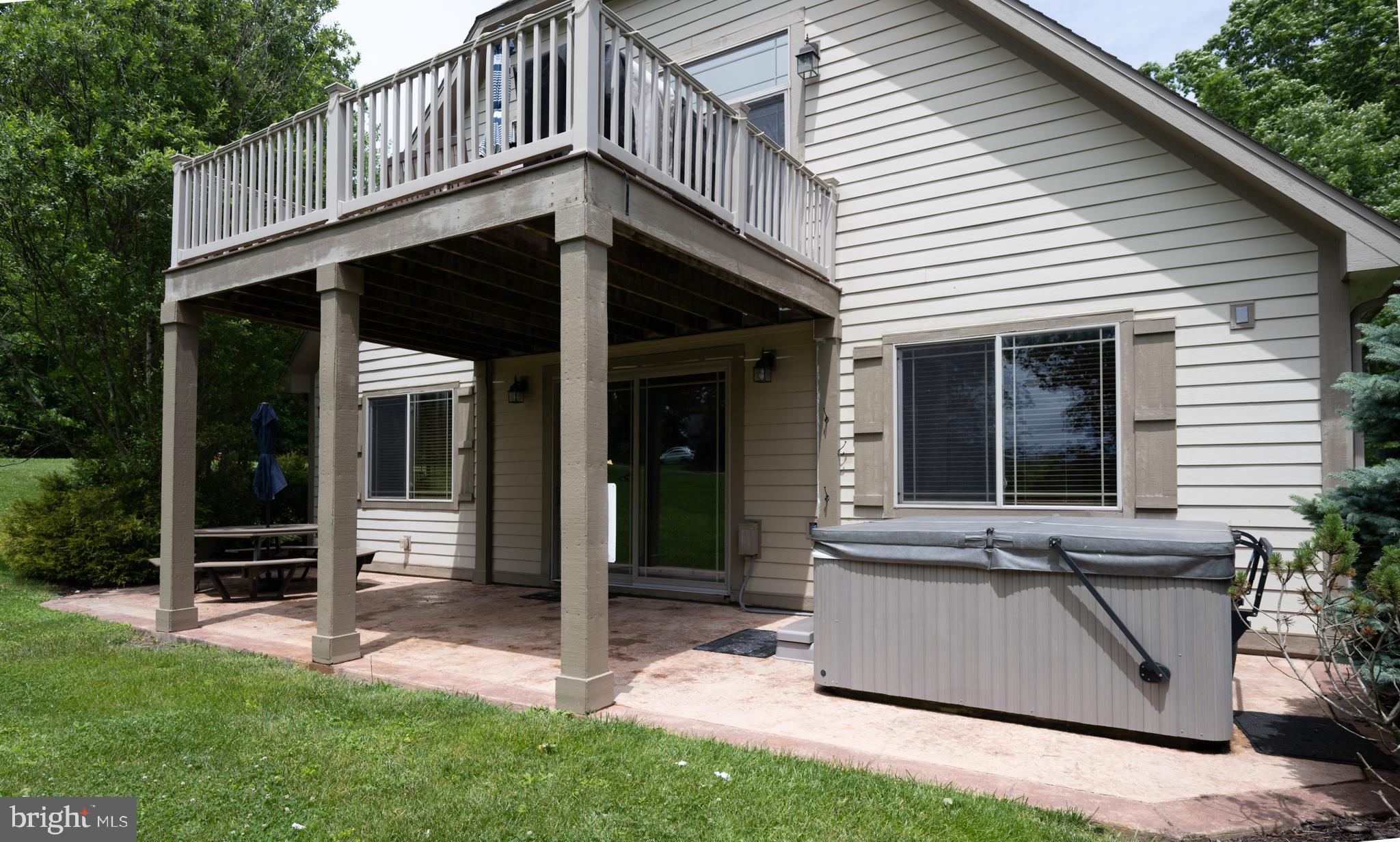 NORTHLAKE VILLAGE - Residential