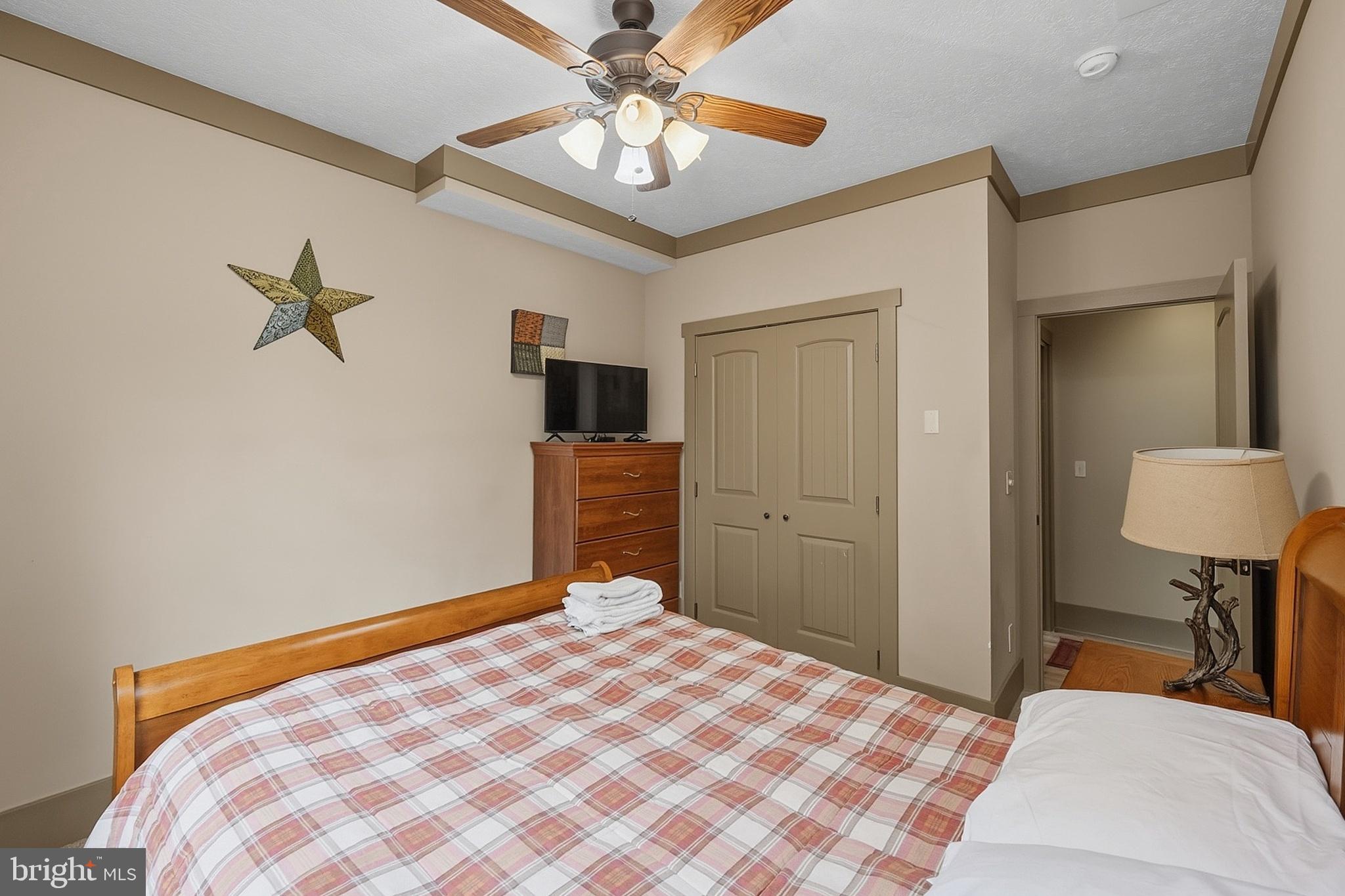 NORTHLAKE VILLAGE - Residential