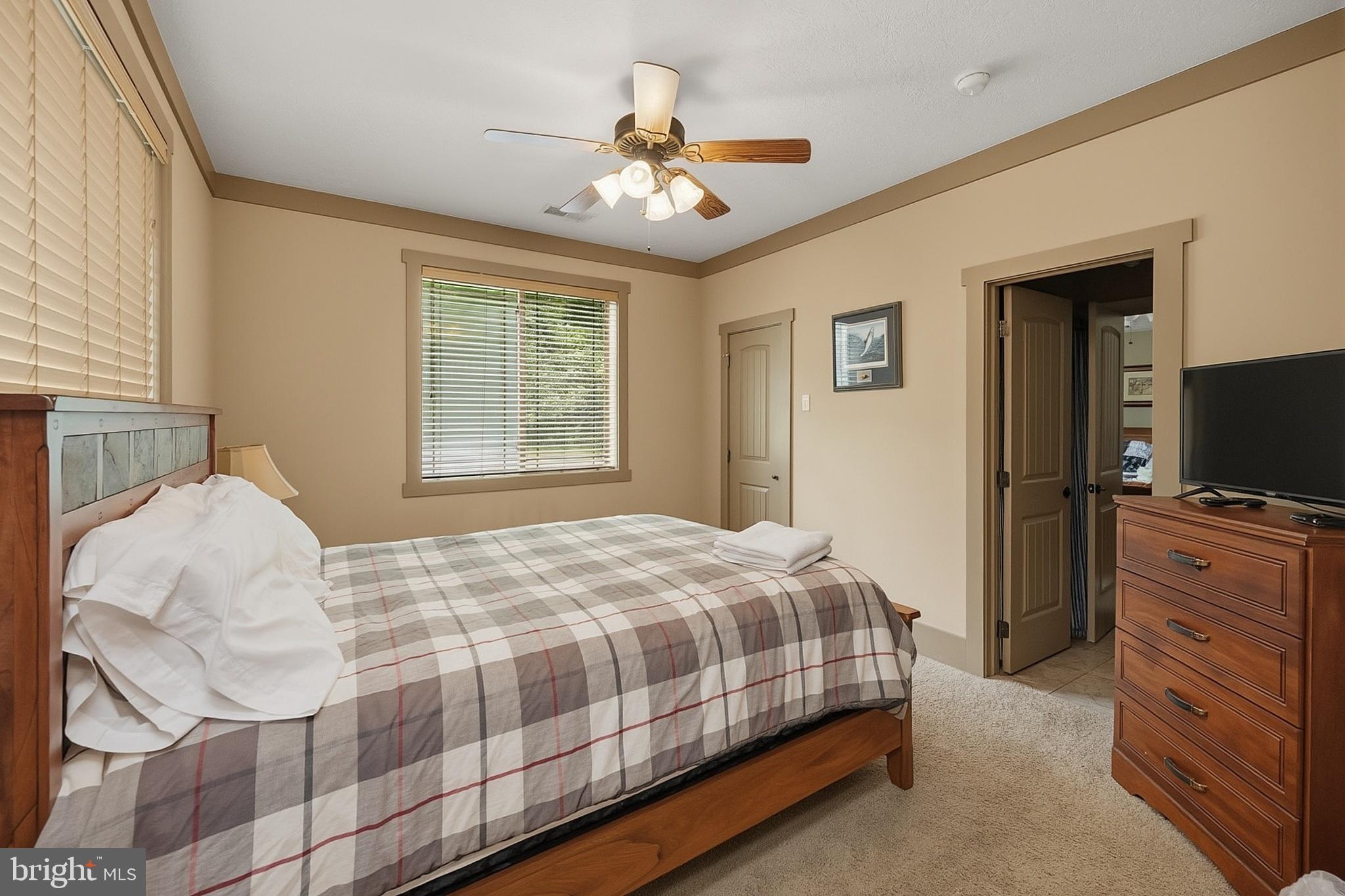 NORTHLAKE VILLAGE - Residential