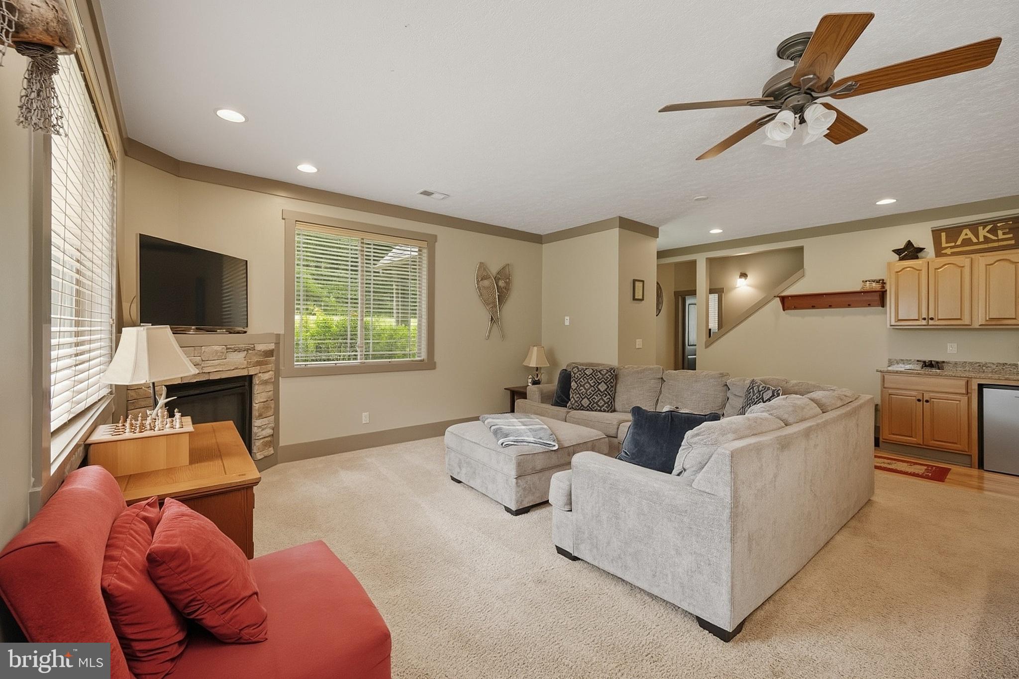 NORTHLAKE VILLAGE - Residential