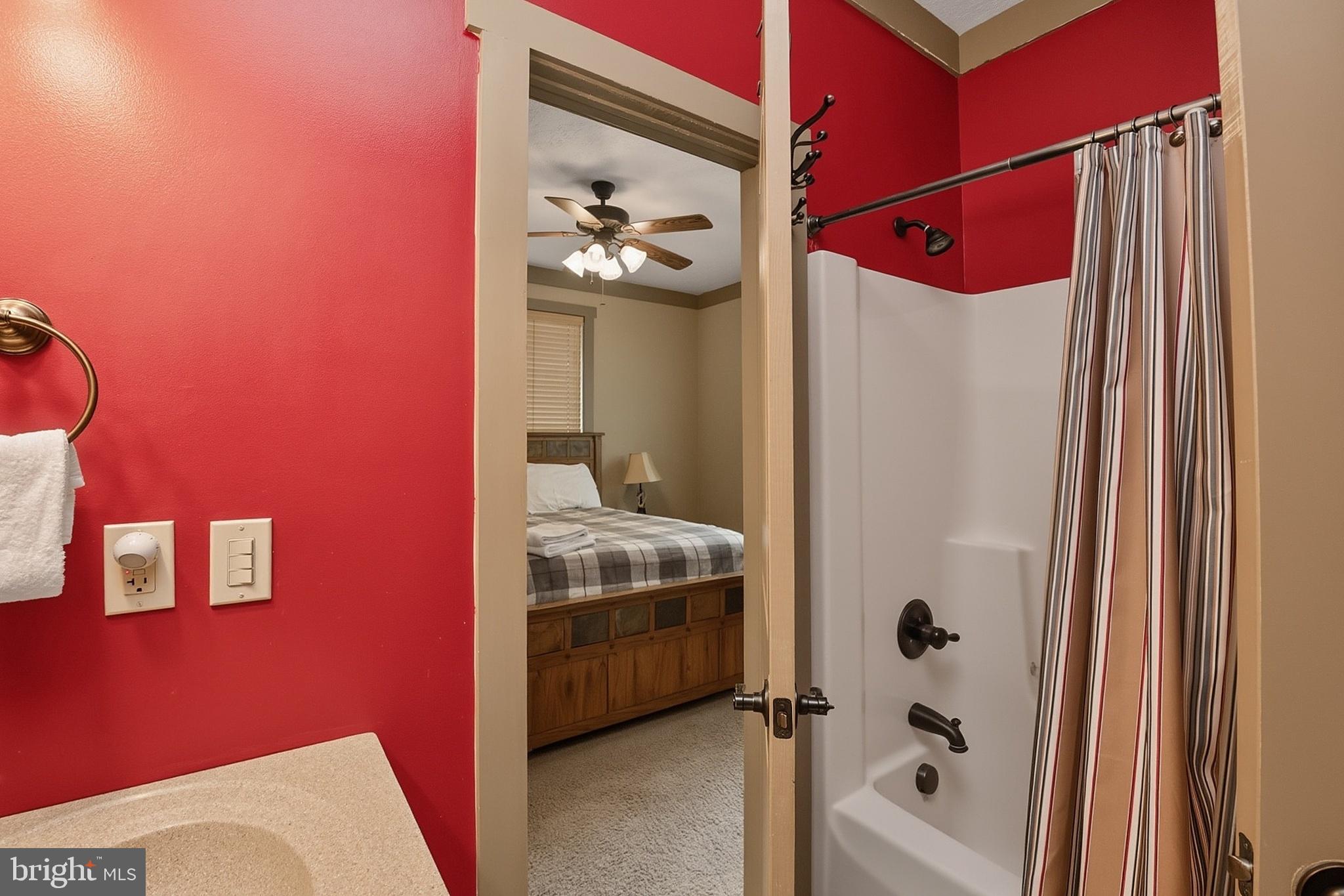 NORTHLAKE VILLAGE - Residential