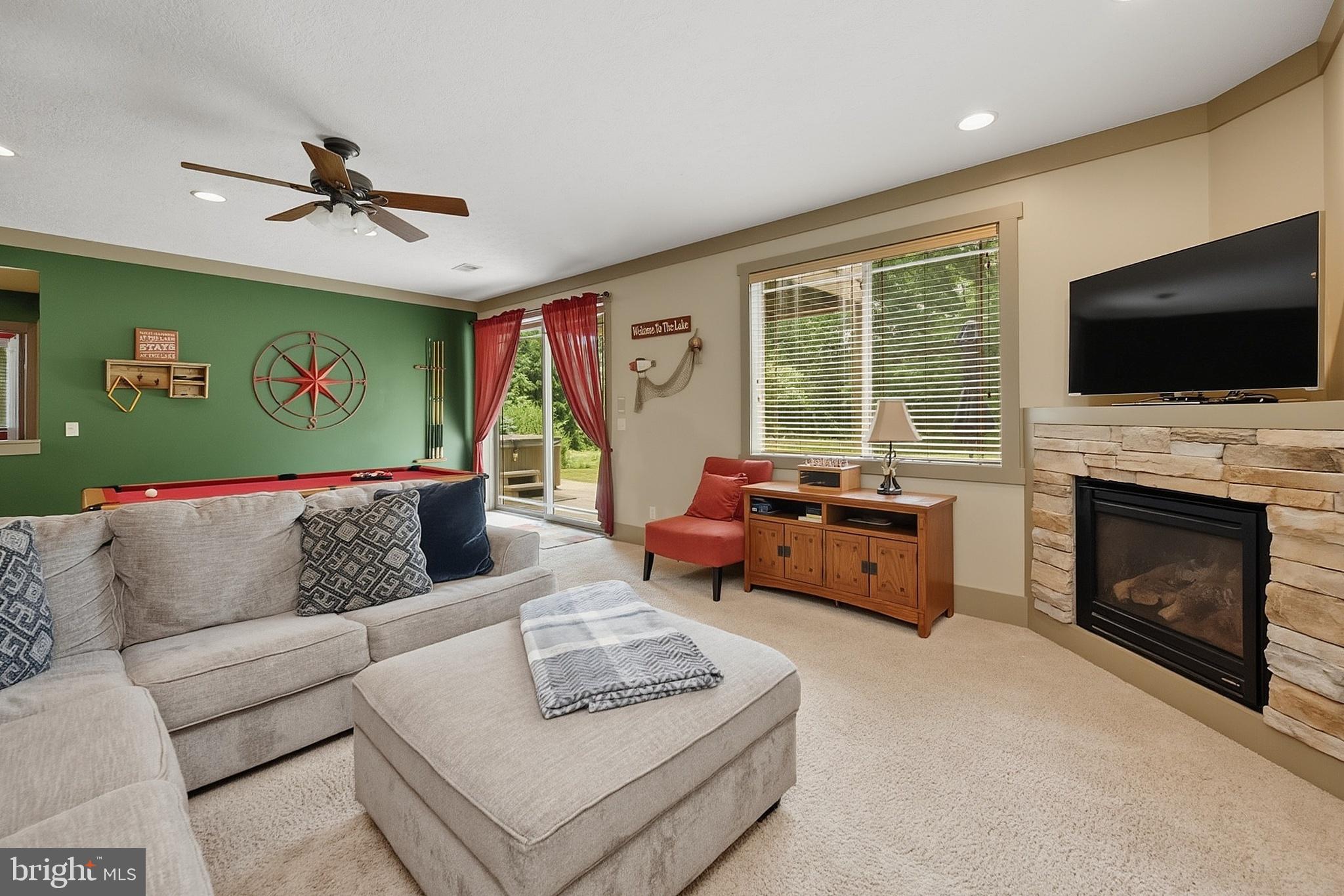 NORTHLAKE VILLAGE - Residential