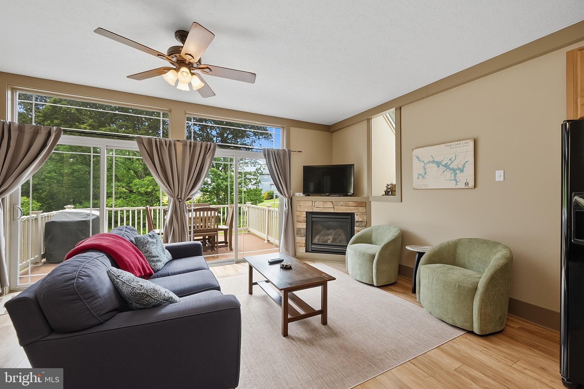 NORTHLAKE VILLAGE - Residential