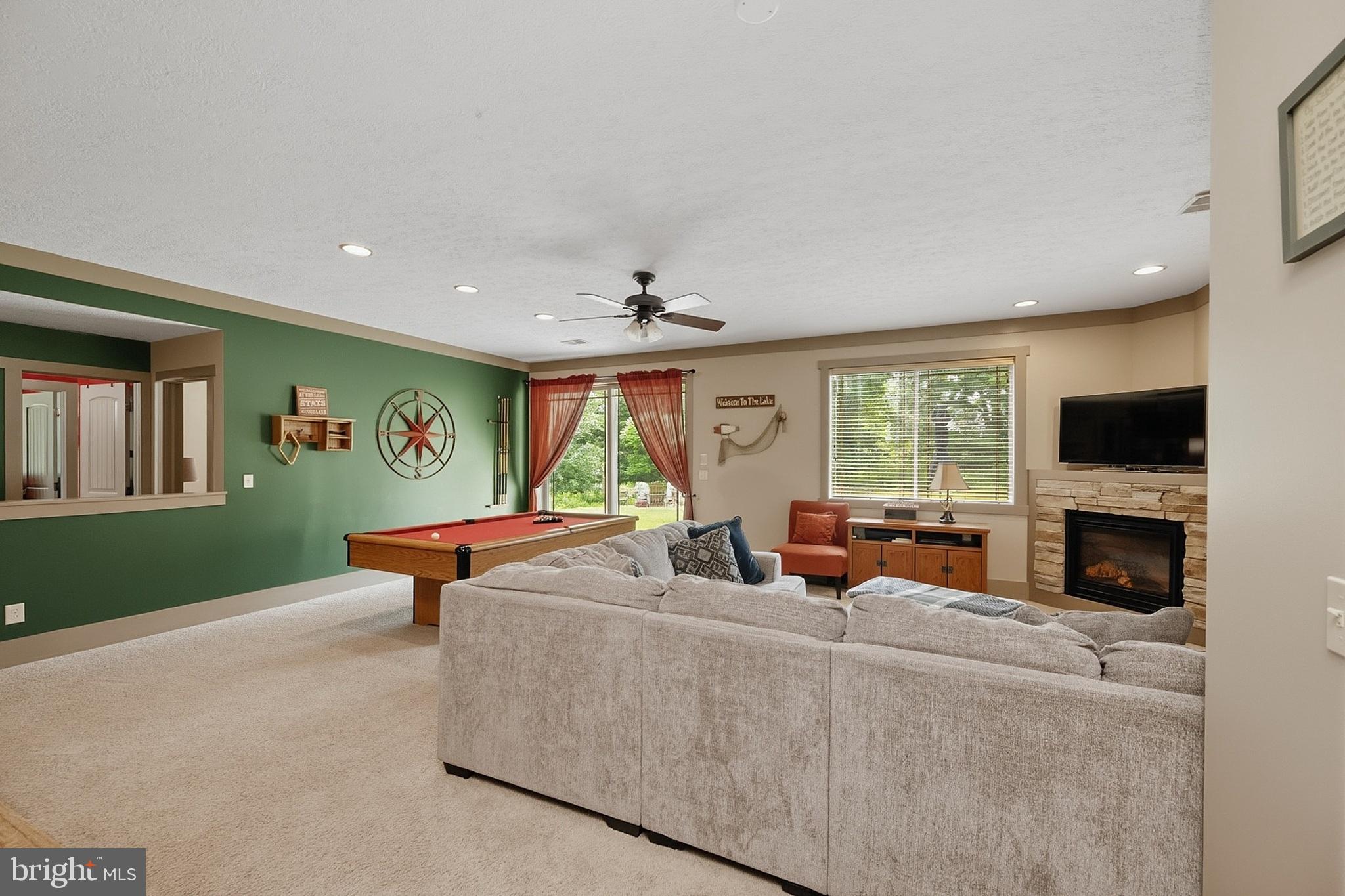 NORTHLAKE VILLAGE - Residential