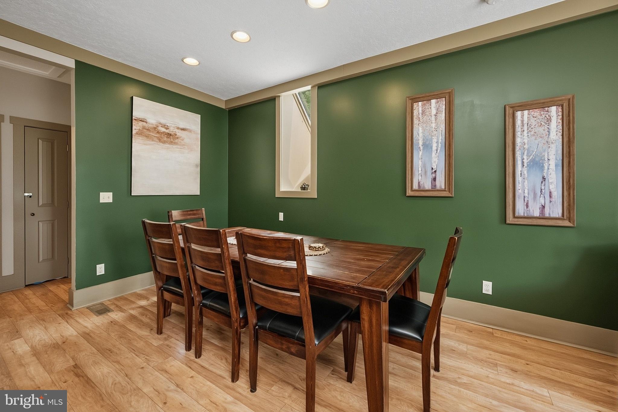 NORTHLAKE VILLAGE - Residential