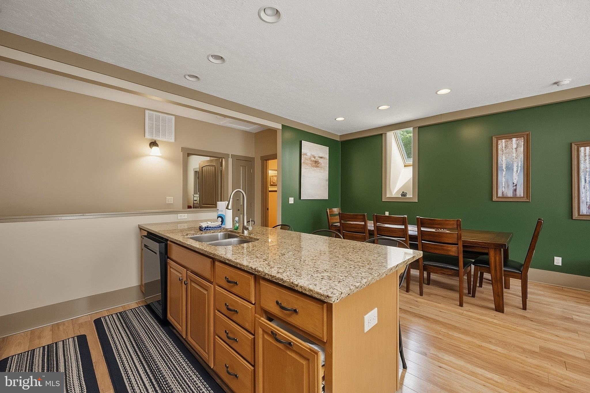 NORTHLAKE VILLAGE - Residential