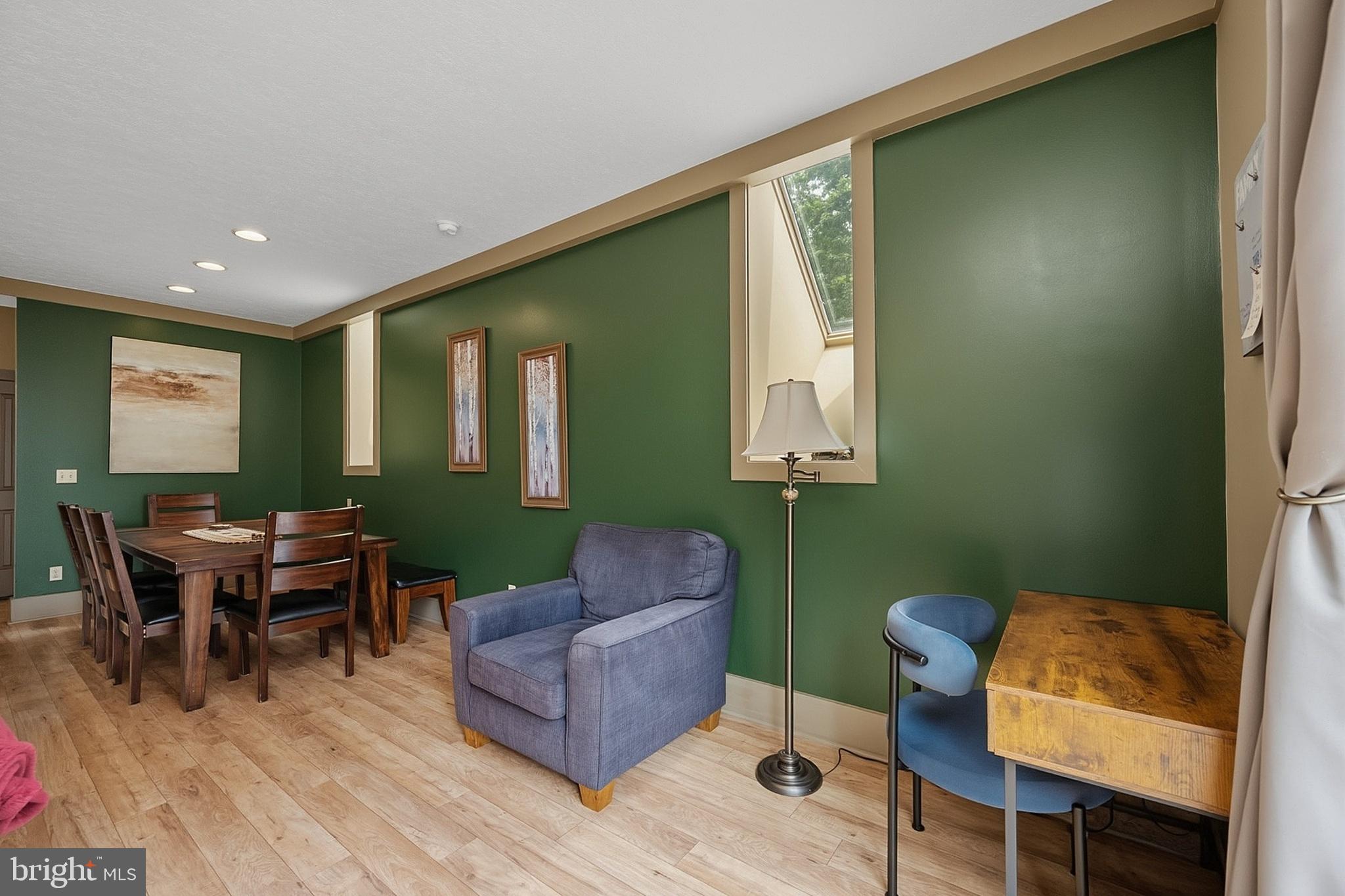 NORTHLAKE VILLAGE - Residential