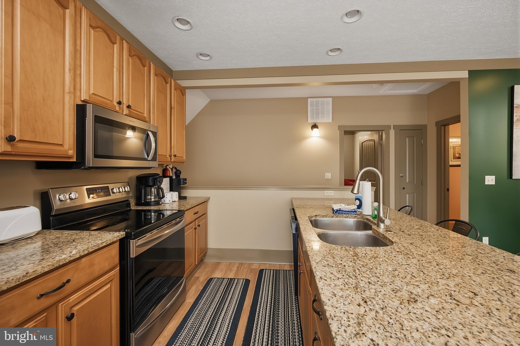 NORTHLAKE VILLAGE - Residential