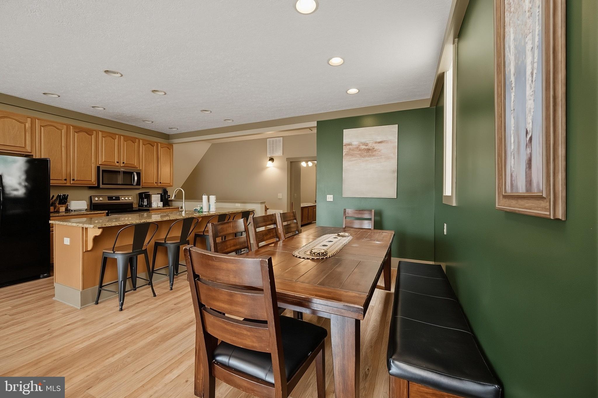 NORTHLAKE VILLAGE - Residential