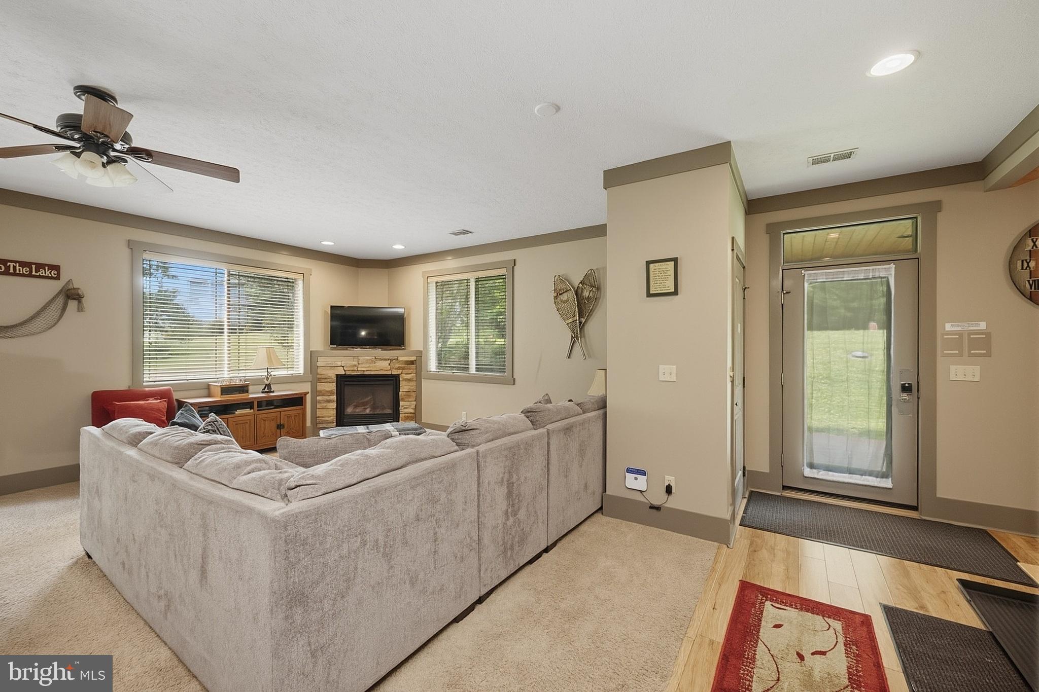 NORTHLAKE VILLAGE - Residential