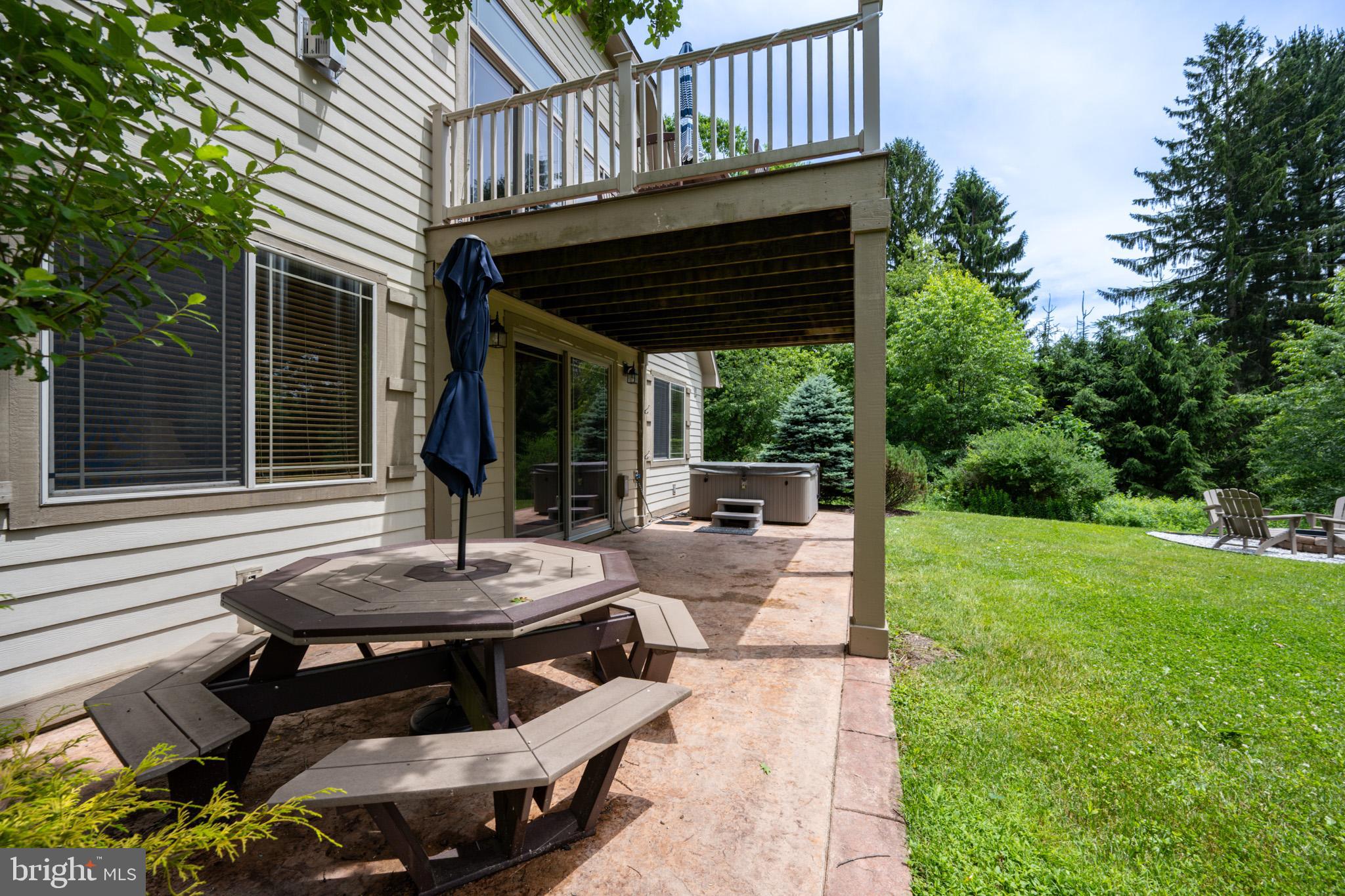 NORTHLAKE VILLAGE - Residential