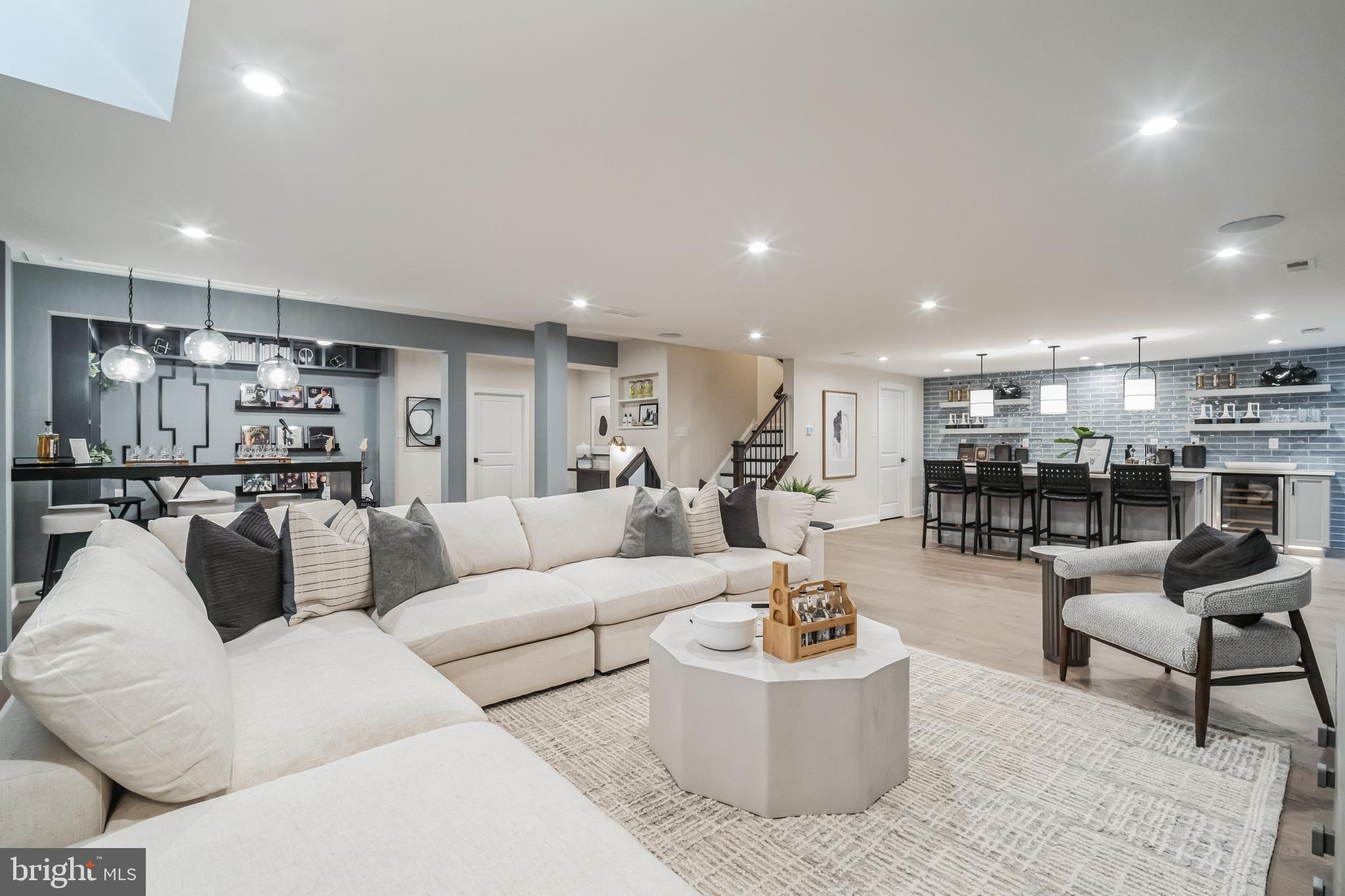 THE MEADOWS AT LONGVIEW - Residential