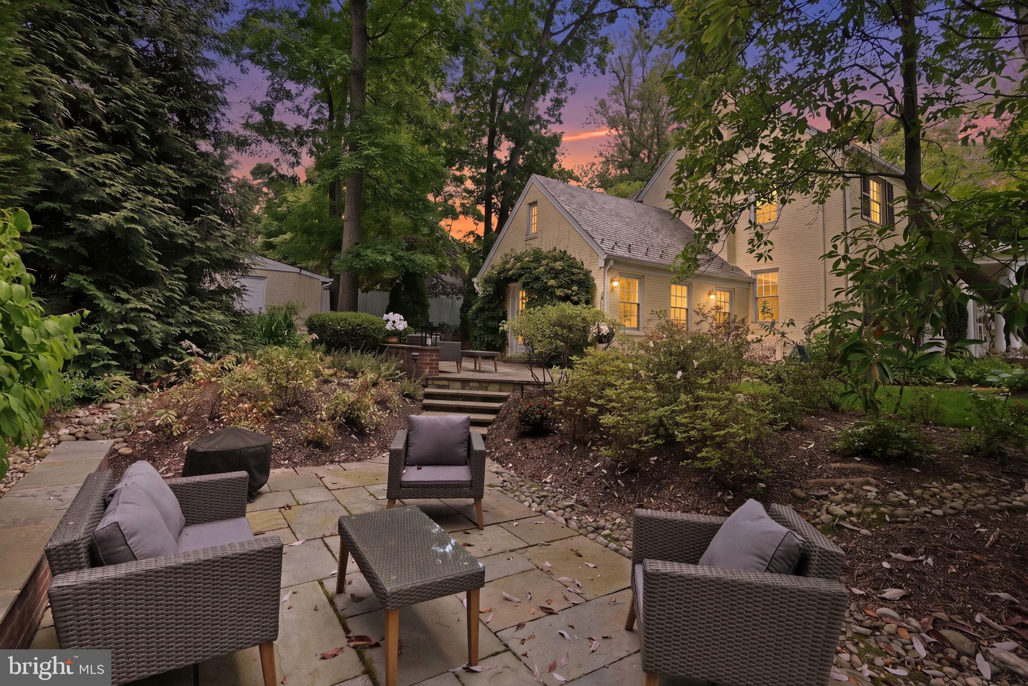 HAWTHORNE - Residential