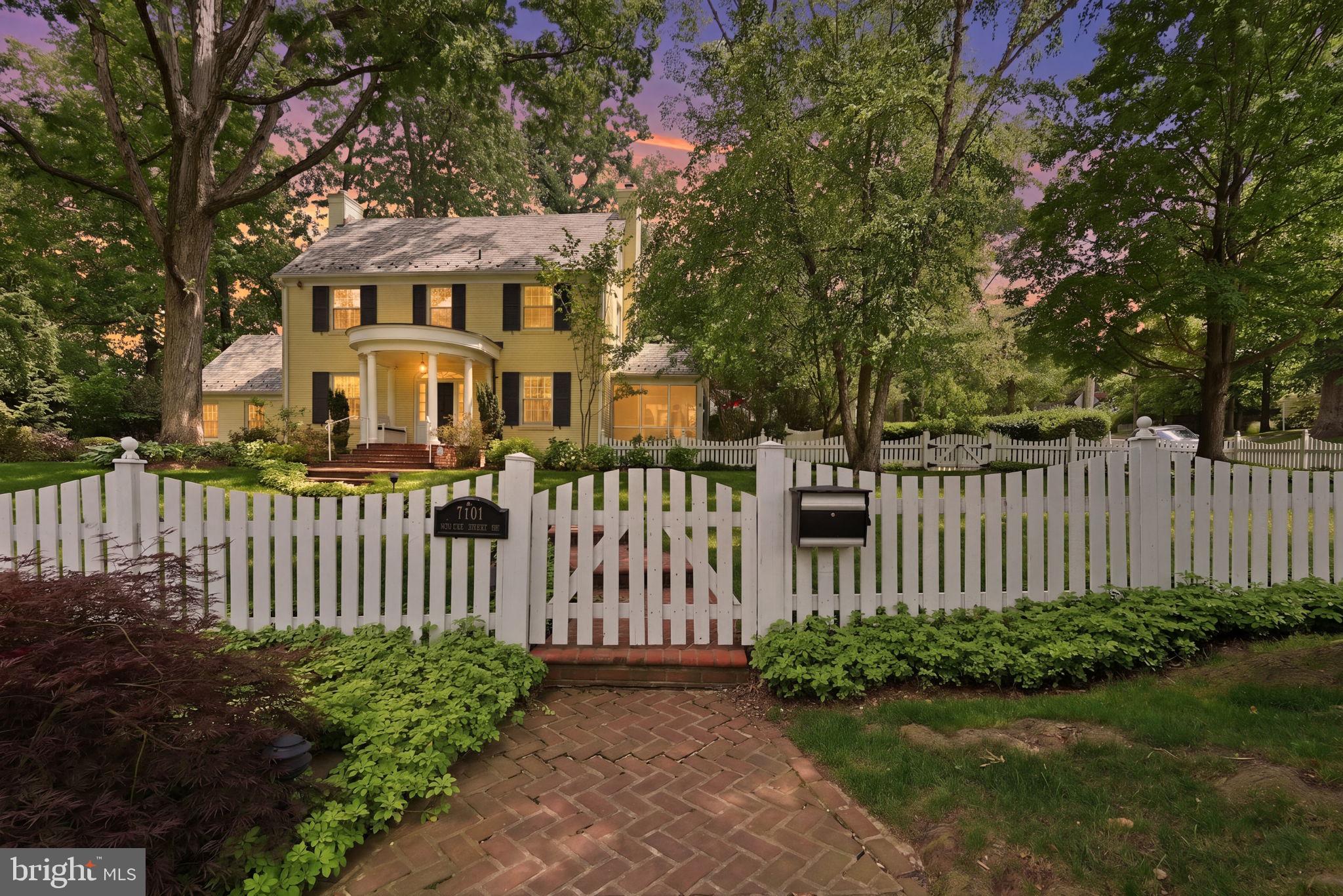 HAWTHORNE - Residential